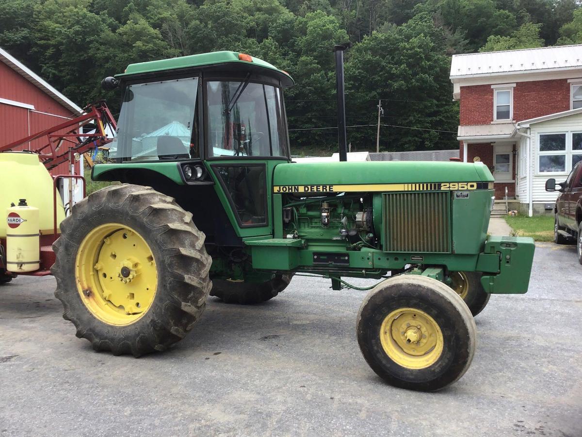 John Deere 2950 Tractor