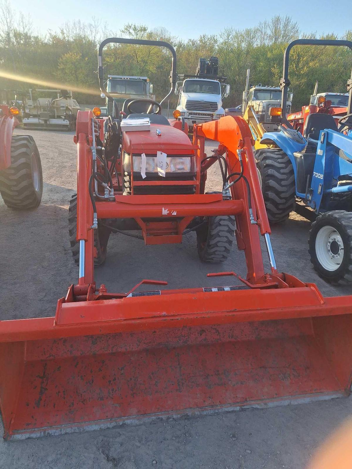 Kubota L3700SU Compact Loader Tractor