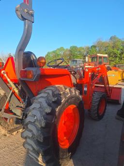 Kubota L3700SU Compact Loader Tractor