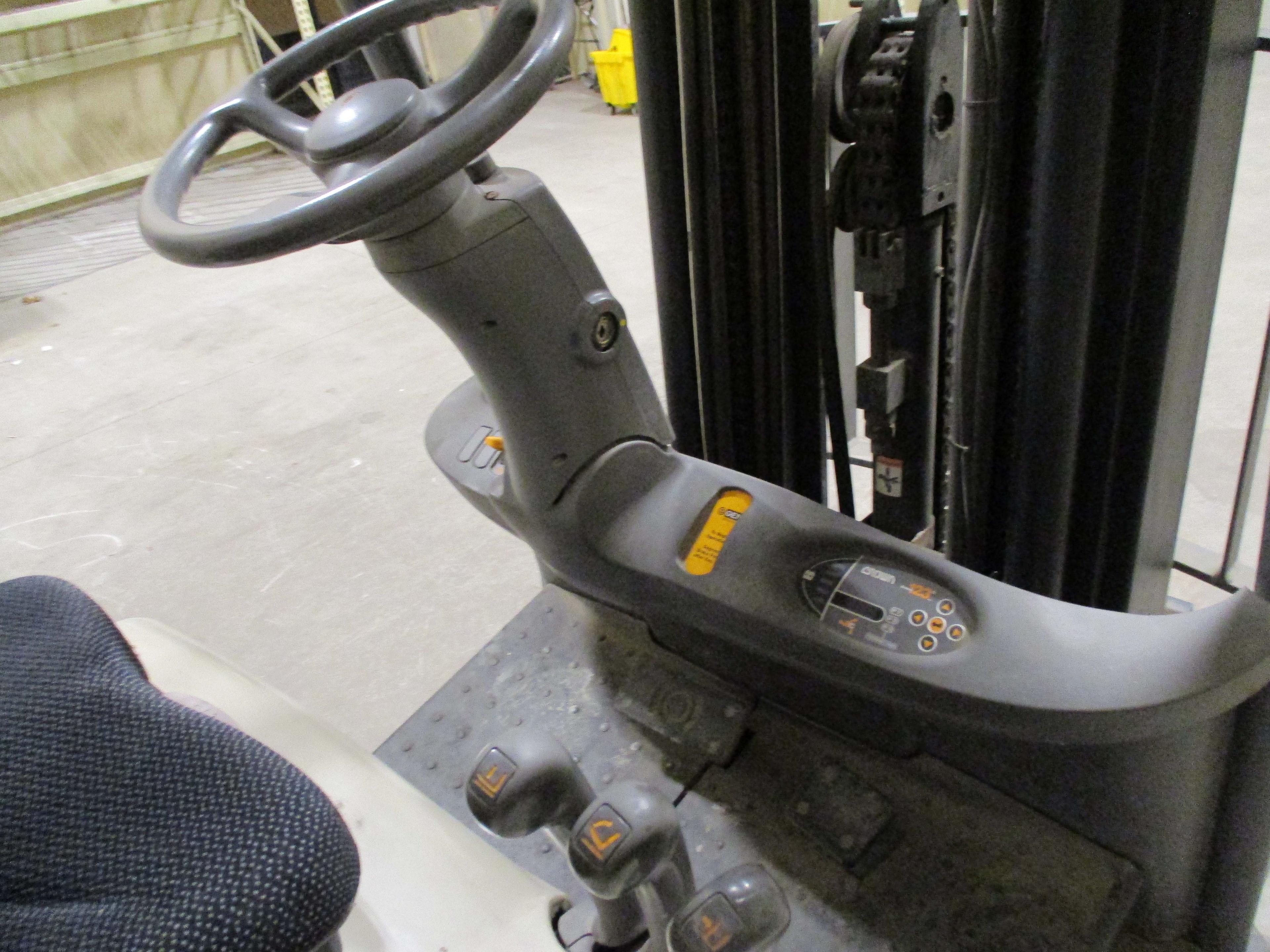 Crown Sit Down Forklift - SC4000 Series