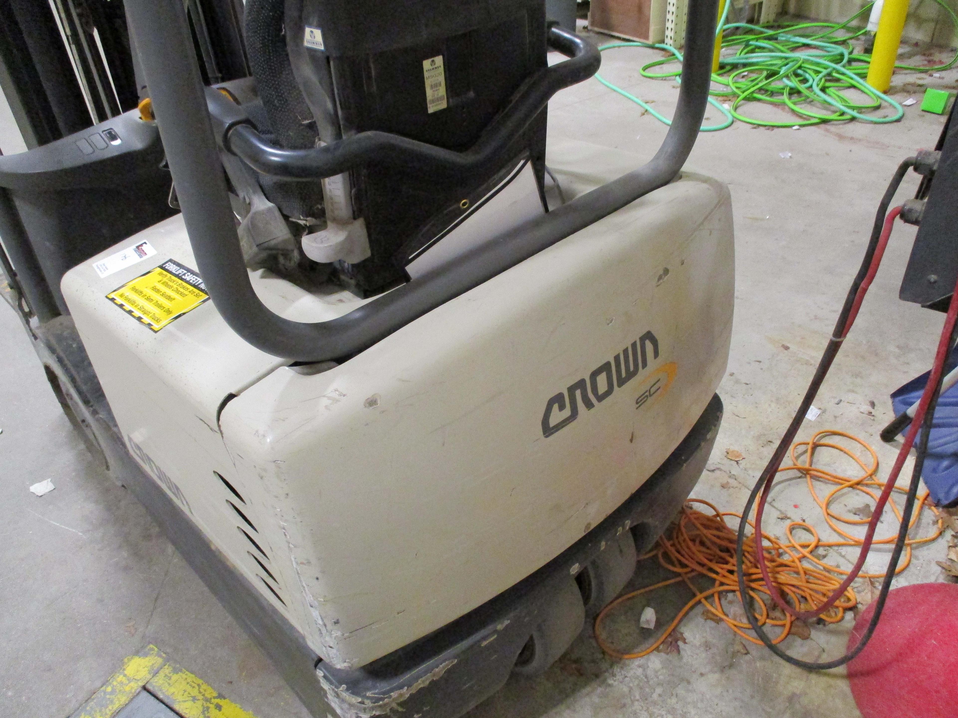 Crown Sit Down Forklift - SC4000 Series