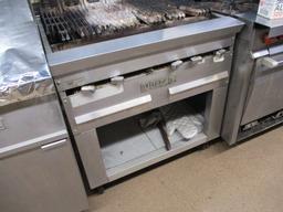 Vulcan - 6 Burner - Grill / Range