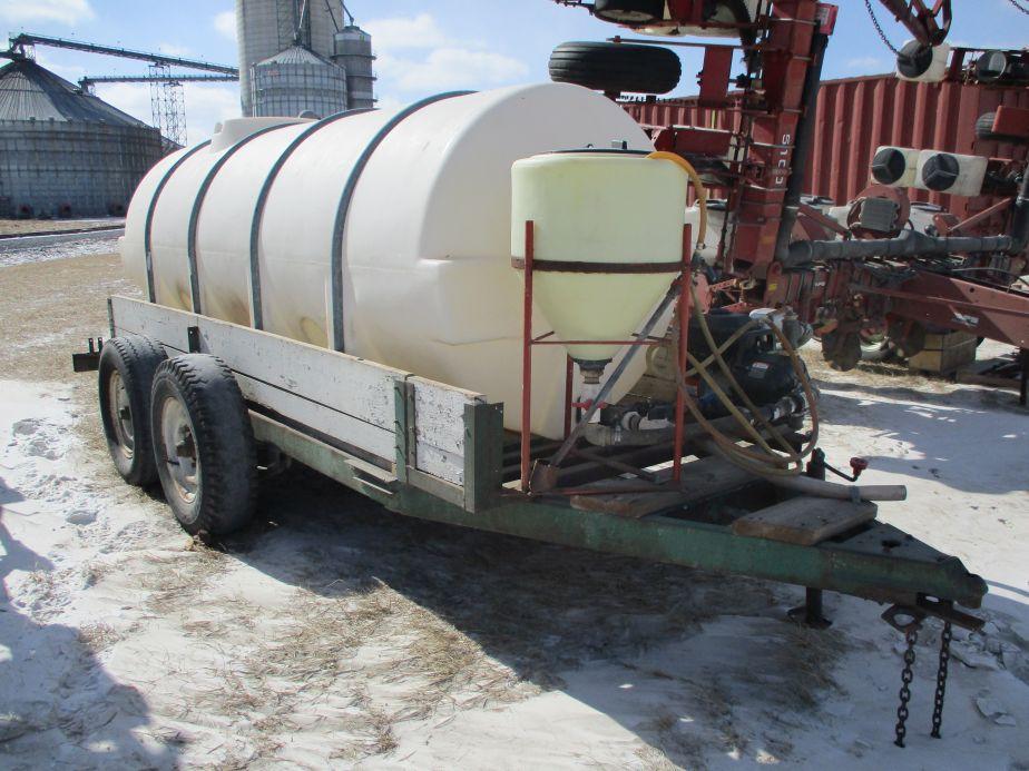 1000 Gal. Poly Tank on Homemade Trailer