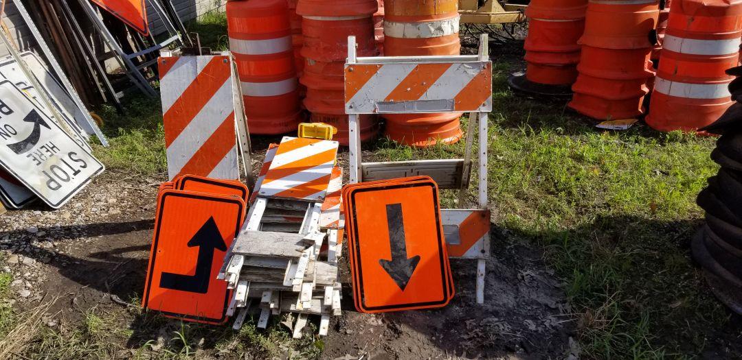 LOT of 20 Folding Barricades w/ Signs