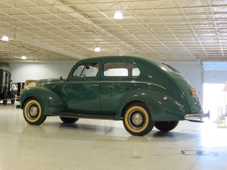 1940 Ford Sedan