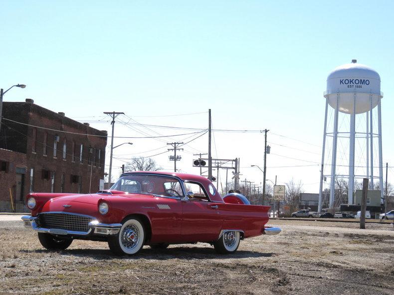 1957 Ford Thunderbird