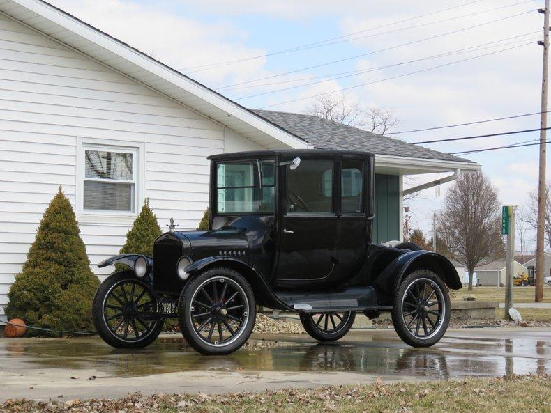 1922 Ford Model T Coupe