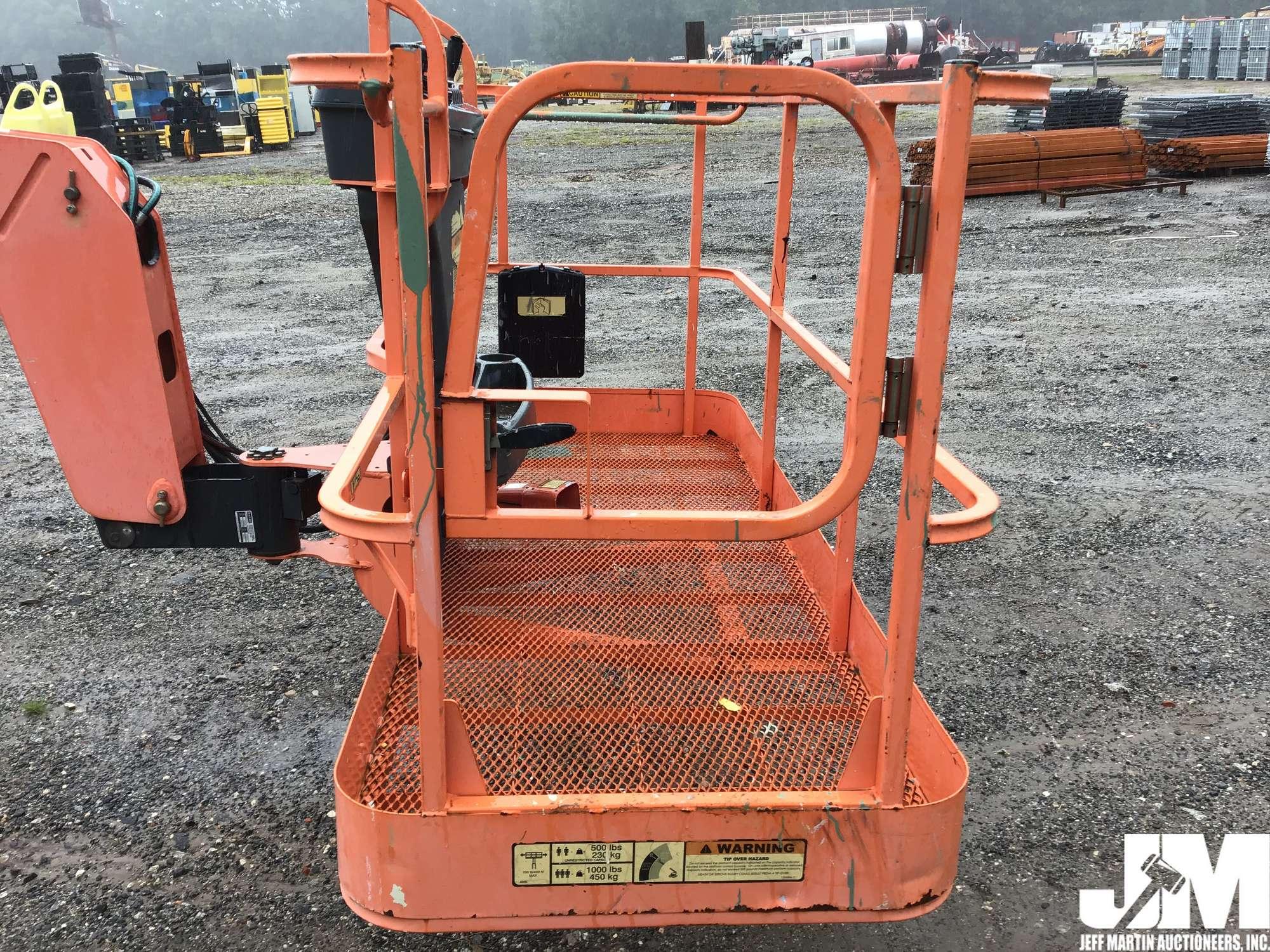 2009 JLG 600A SN: 0300138655