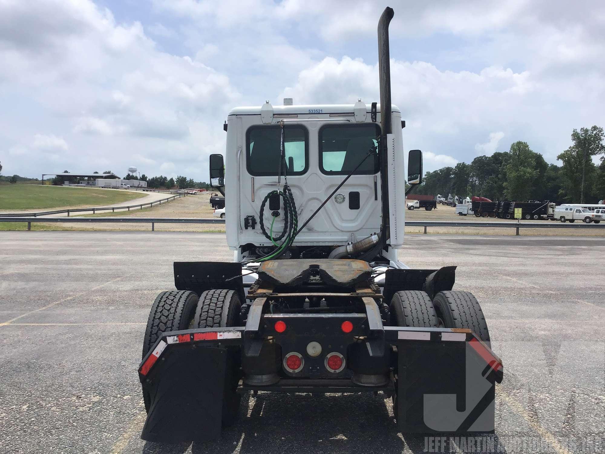 2013 FREIGHTLINER CASCADIA VIN: 3AKBGBDV0DSFH3521