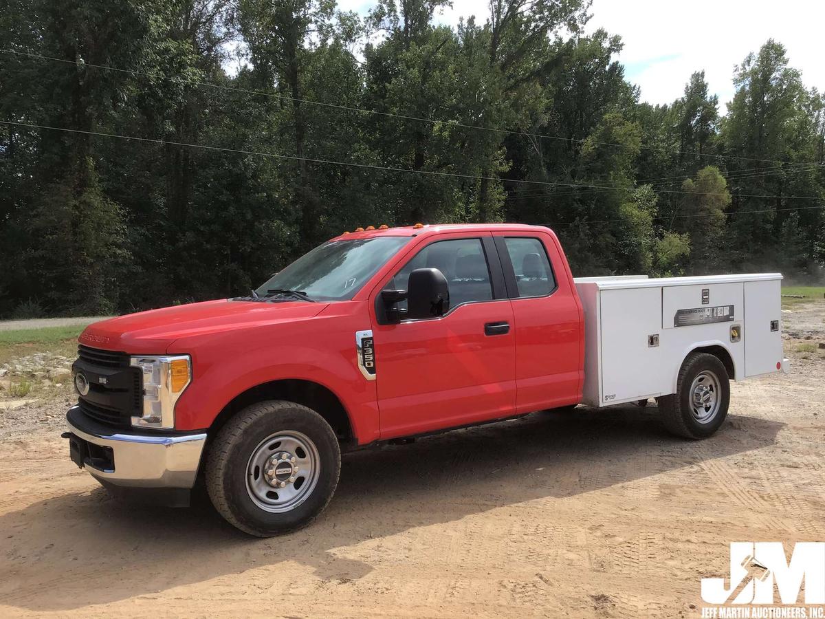 2017 FORD F-350XL SD VIN: 1FD8X3E6XHEC37019