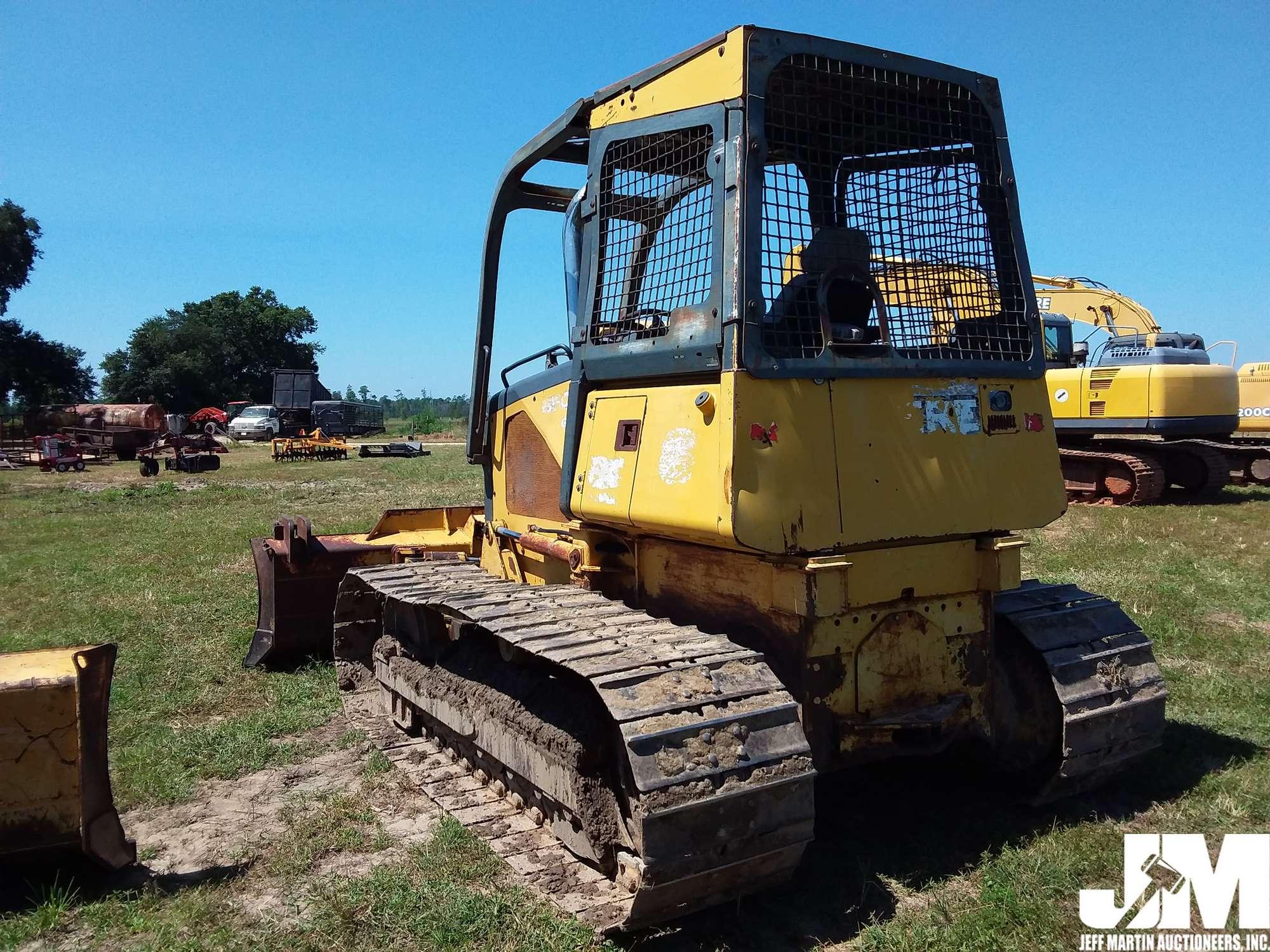 2005 DEERE 650J LGP SN: T0650JX117435