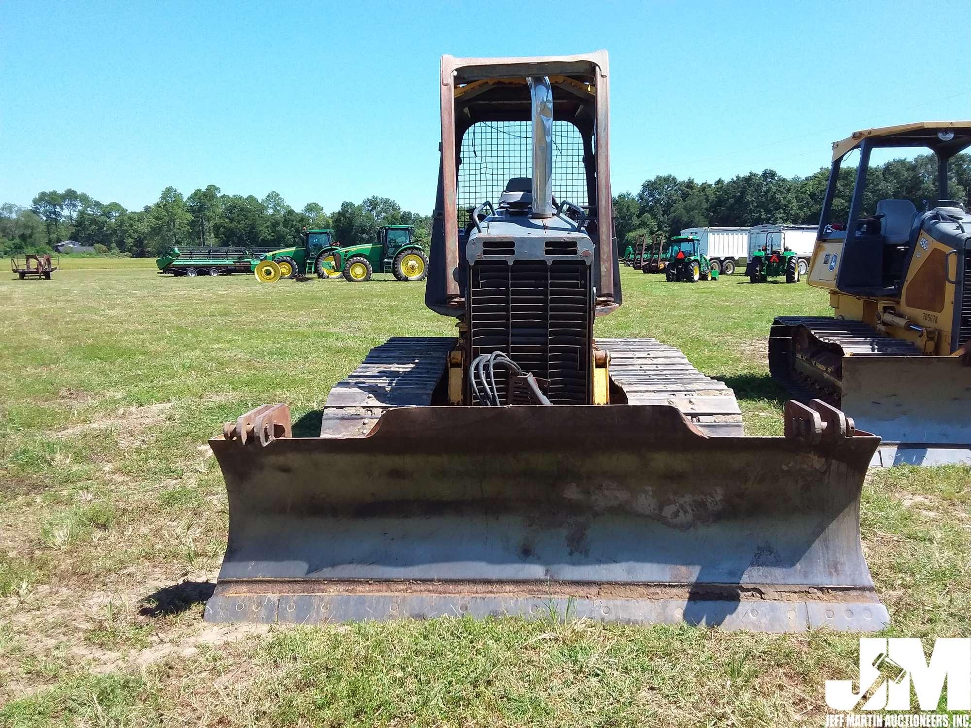 2005 DEERE 650J LGP SN: T0650JX117435