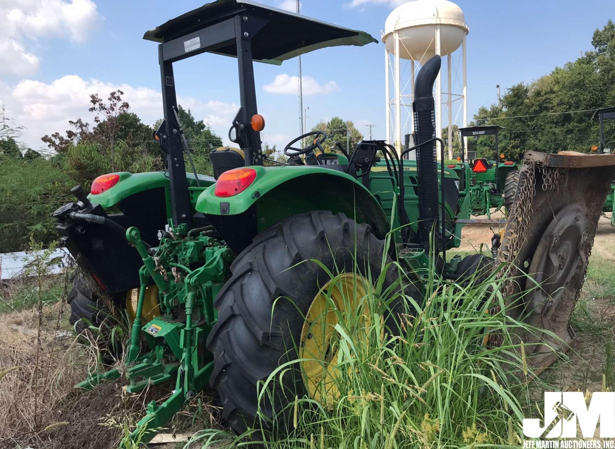 2013 JOHN DEERE 6105M SN: 1L06105MADD758555