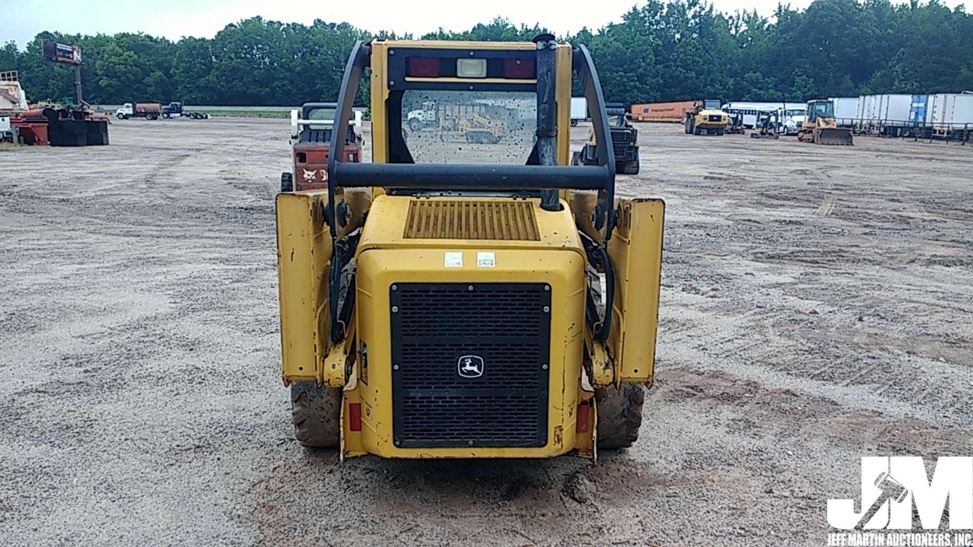 2007 DEERE 317 SN: 138898