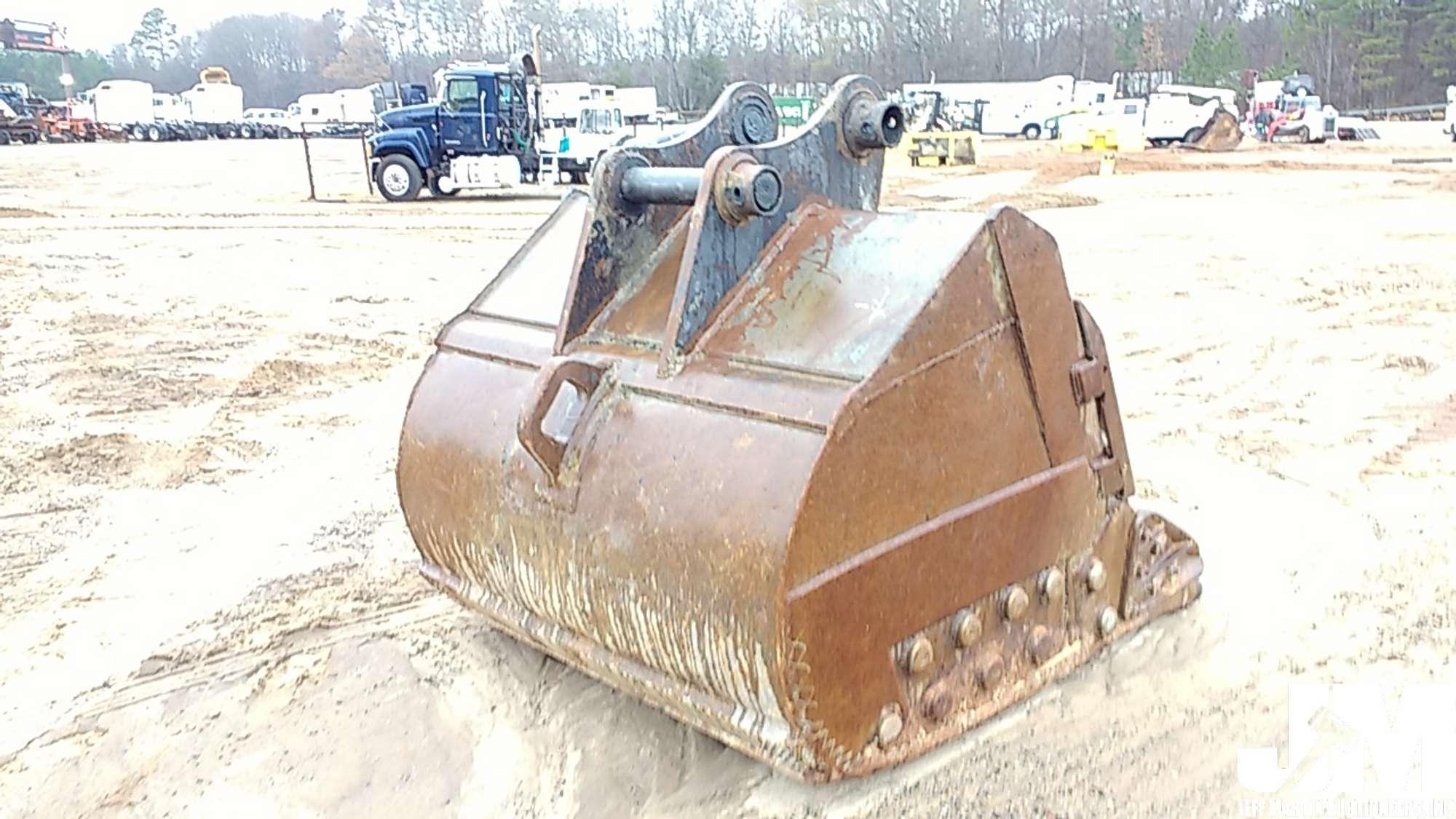 2011 KOMATSU PC450LC-8 SN: A10211