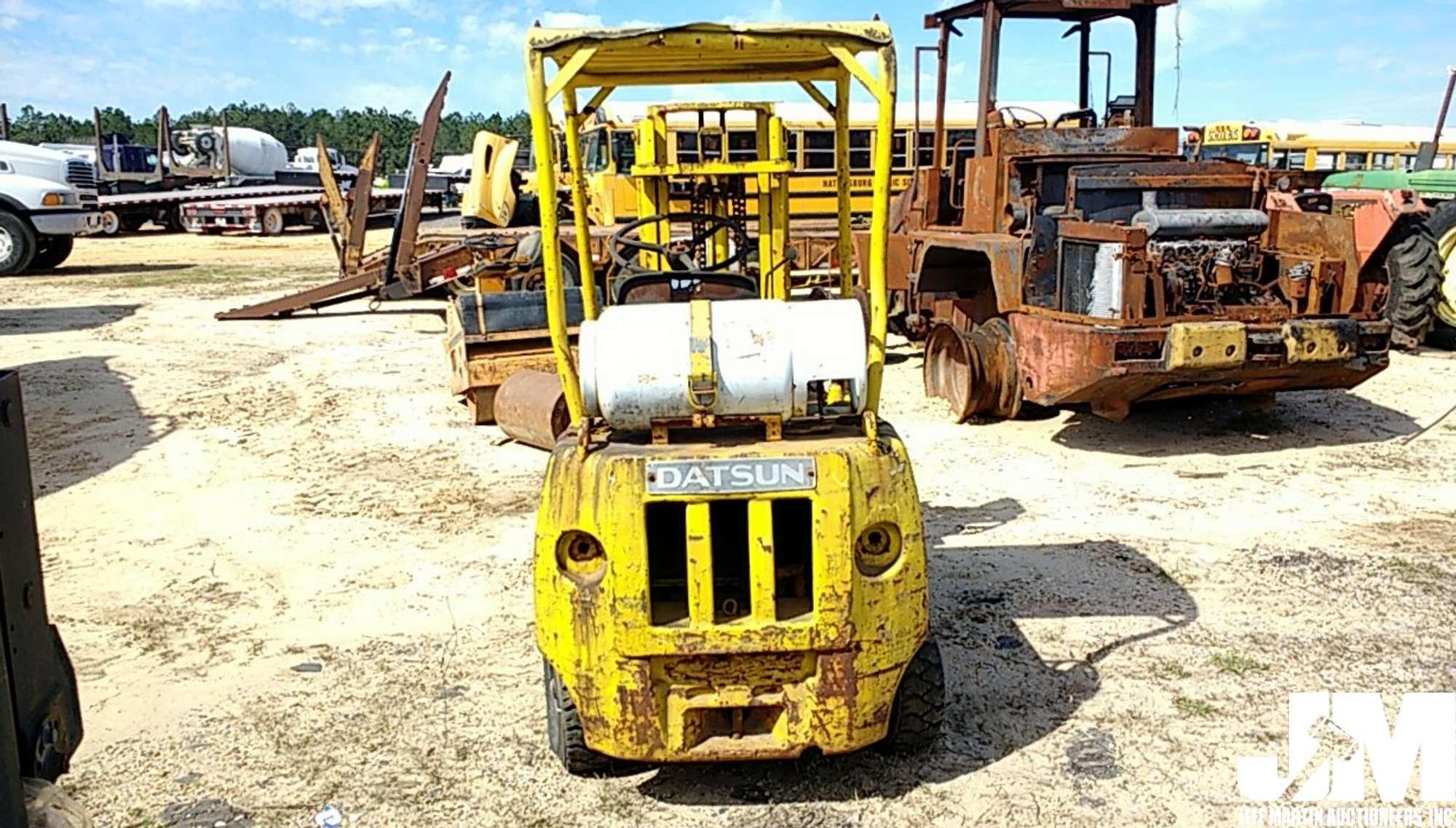 DATSUN SN: 257H PNEUMATIC TIRE FORKLIFT