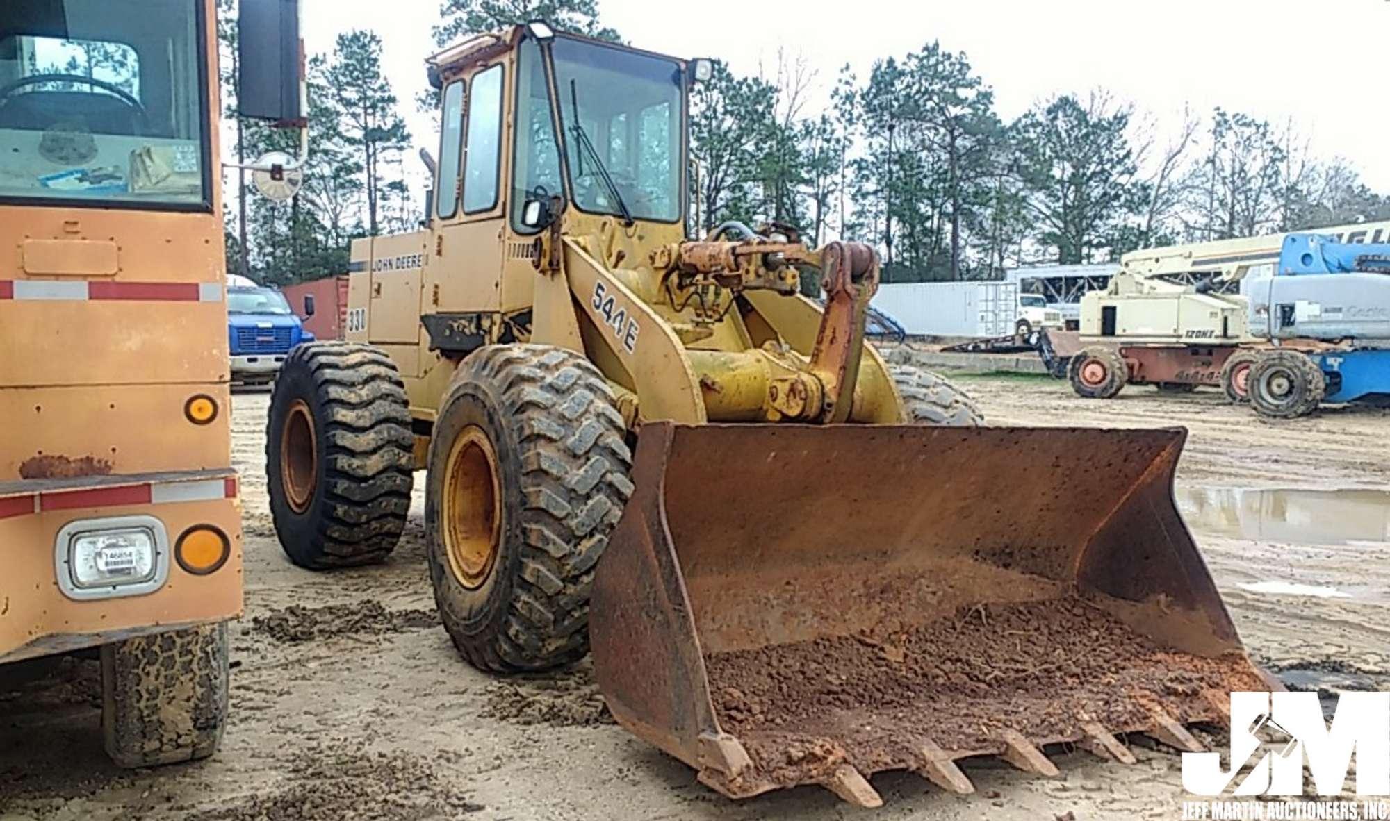 1988 DEERE 544E SN: DW544ED516374 WHEEL LOADER