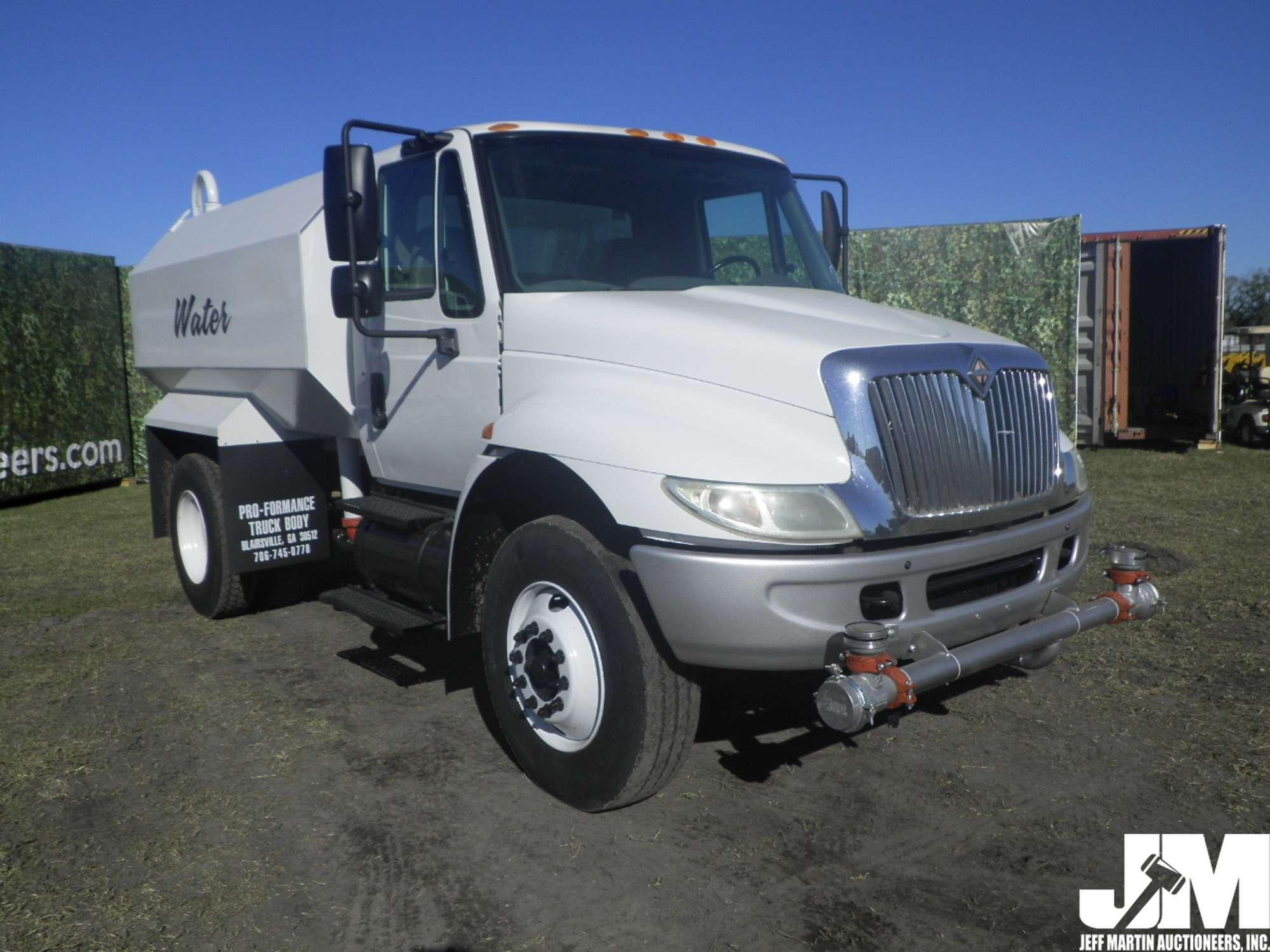 2004 INTERNATIONAL 4300 SBA VIN: 1HTMMAAL84H653982