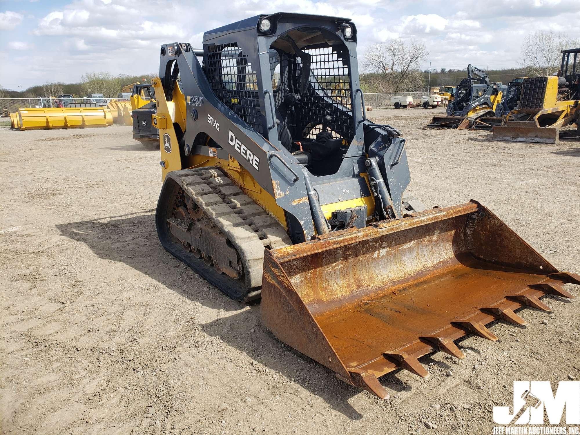 2018 DEERE 317G MULTI TERRAIN LOADER SN: 1T0317GJHHJ322779