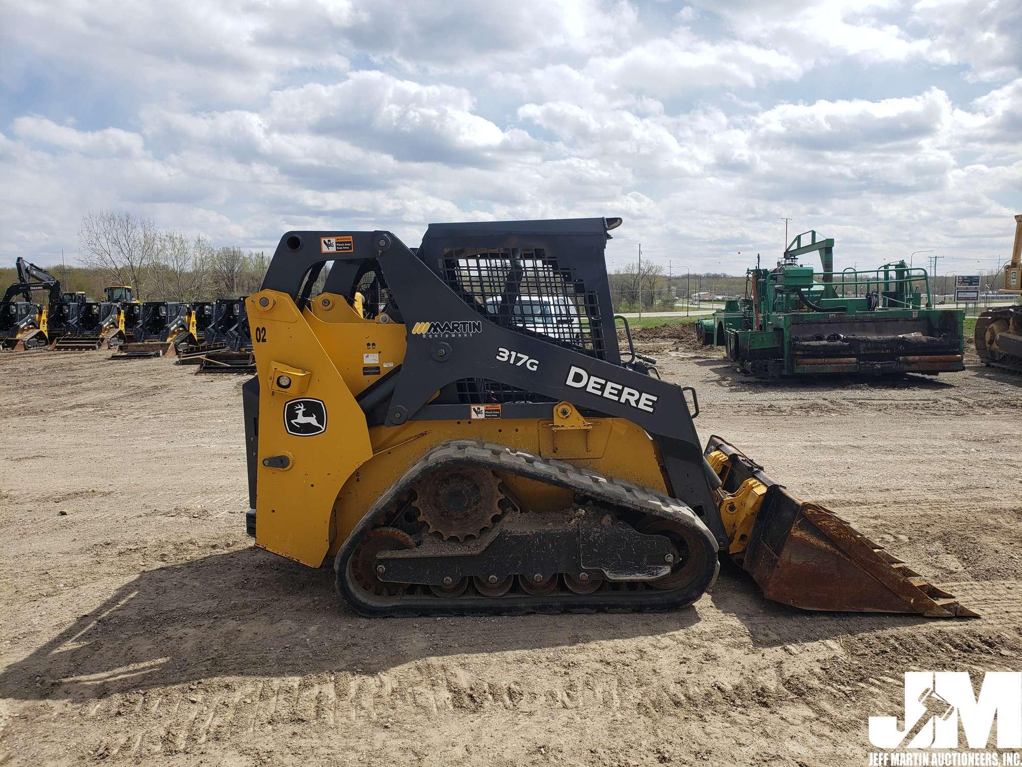 2018 DEERE 317G MULTI TERRAIN LOADER SN: 1T0317GJEHJ322086