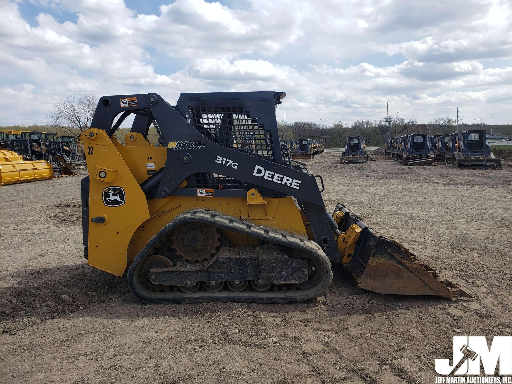 2018 DEERE 317G MULTI TERRAIN LOADER SN: 1T0317GJHHJ323771