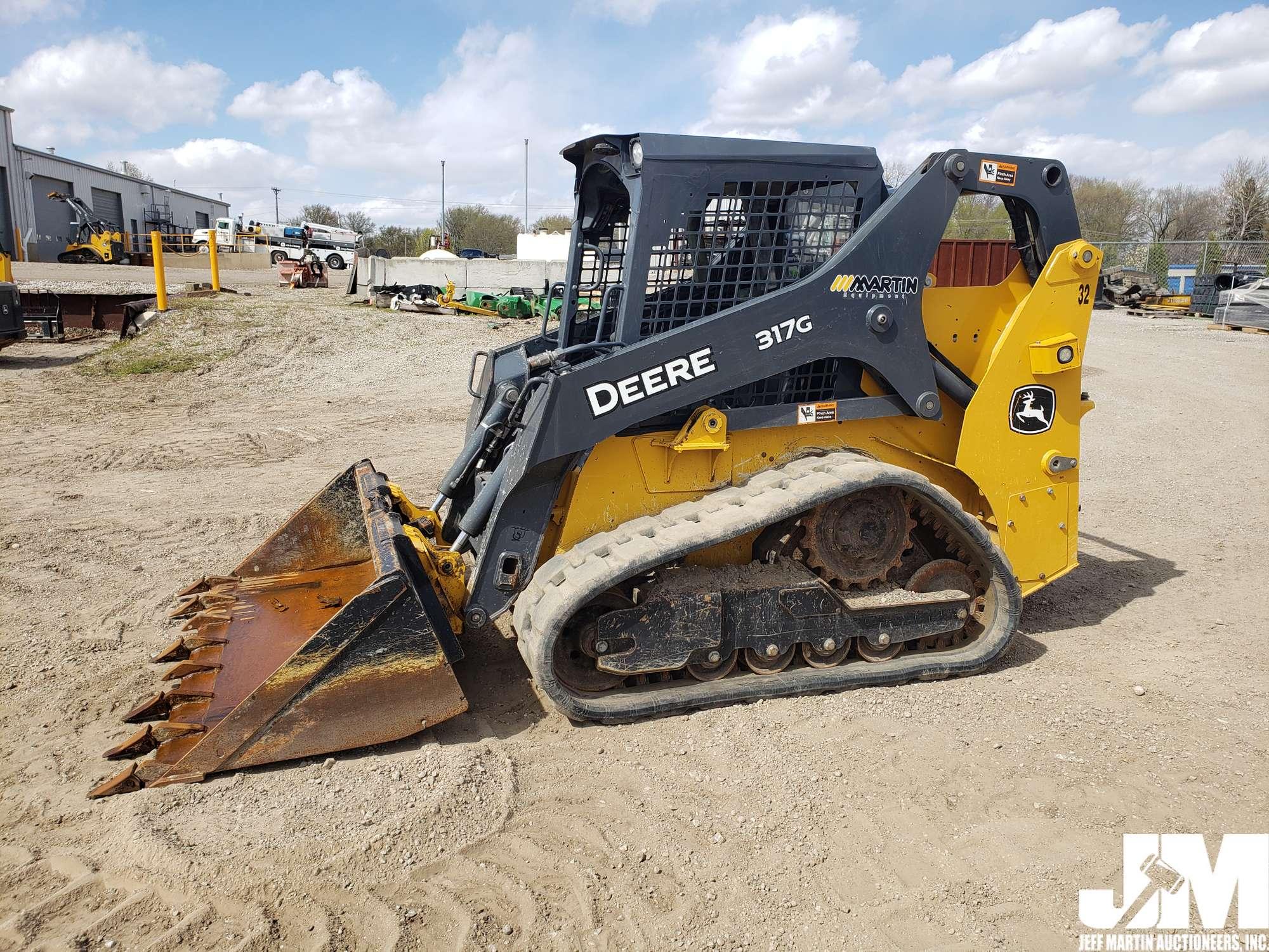 2018 DEERE 317G MULTI TERRAIN LOADER SN: 1T0317GJHHJ323771