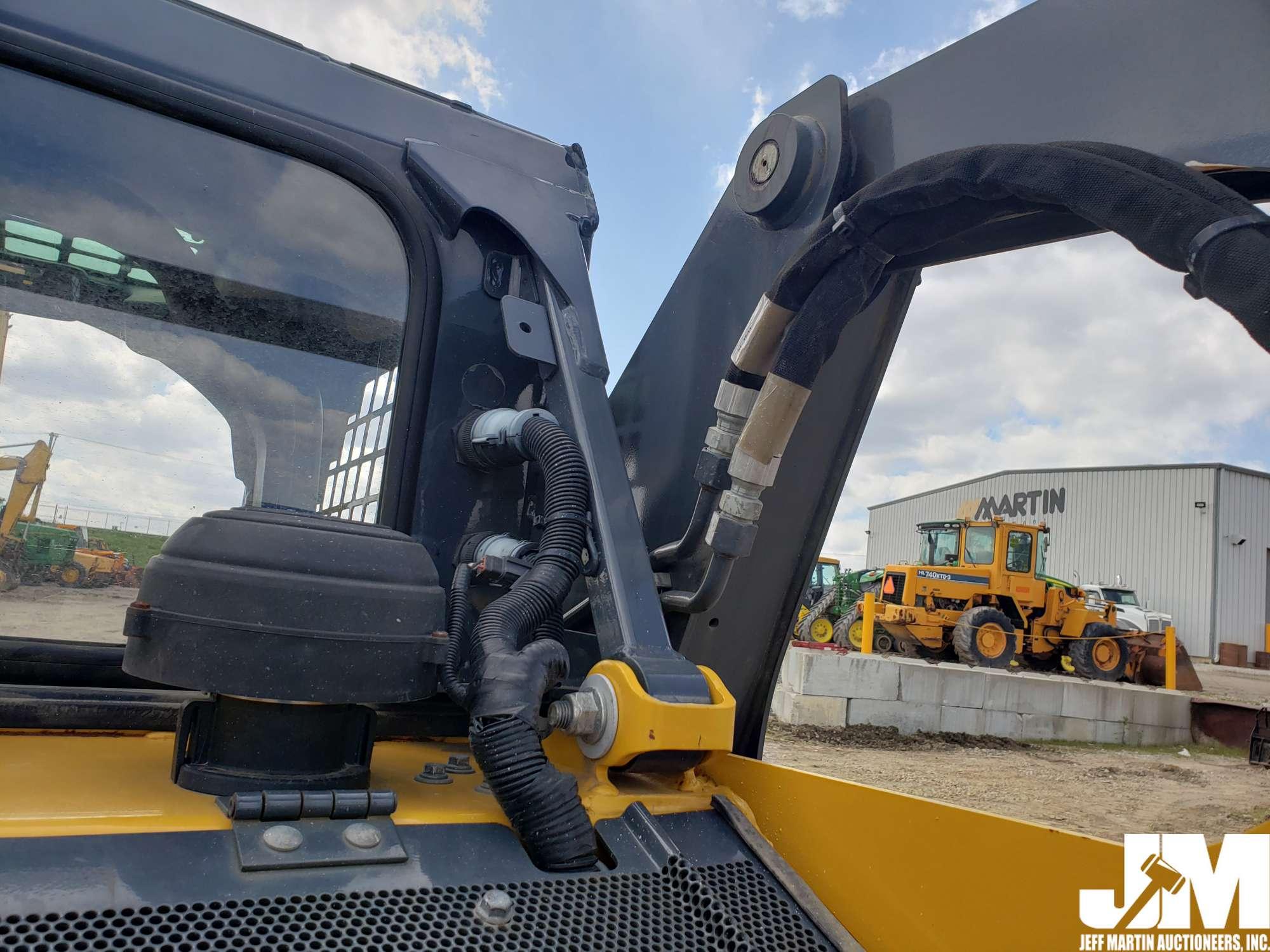 2018 DEERE 317G MULTI TERRAIN LOADER SN: 1T0317GJHHJ323771