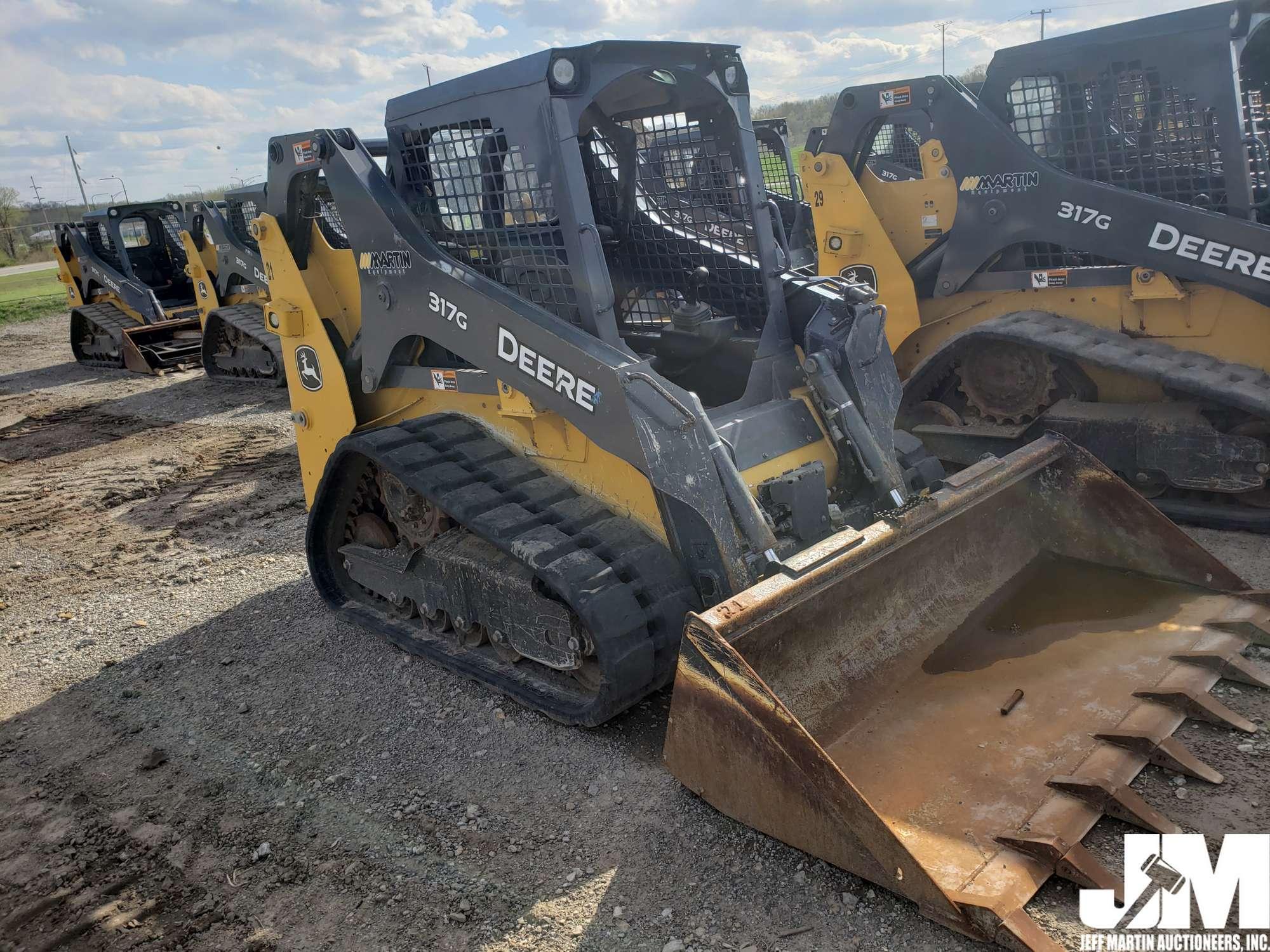 2018 DEERE 317G MULTI TERRAIN LOADER SN: 1T0317GJHHJ322670