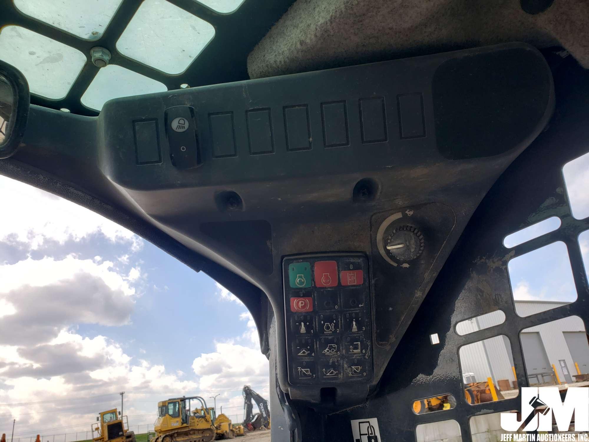 2018 DEERE 317G MULTI TERRAIN LOADER SN: 1T0317GJHHJ323771