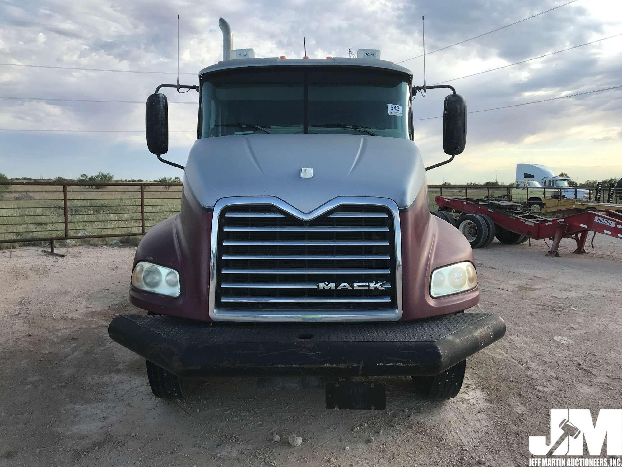 2007 MACK CXP613 VIN: 1M2AP02Y07N002648 TANDEM AXLE TRUCK TRACTOR