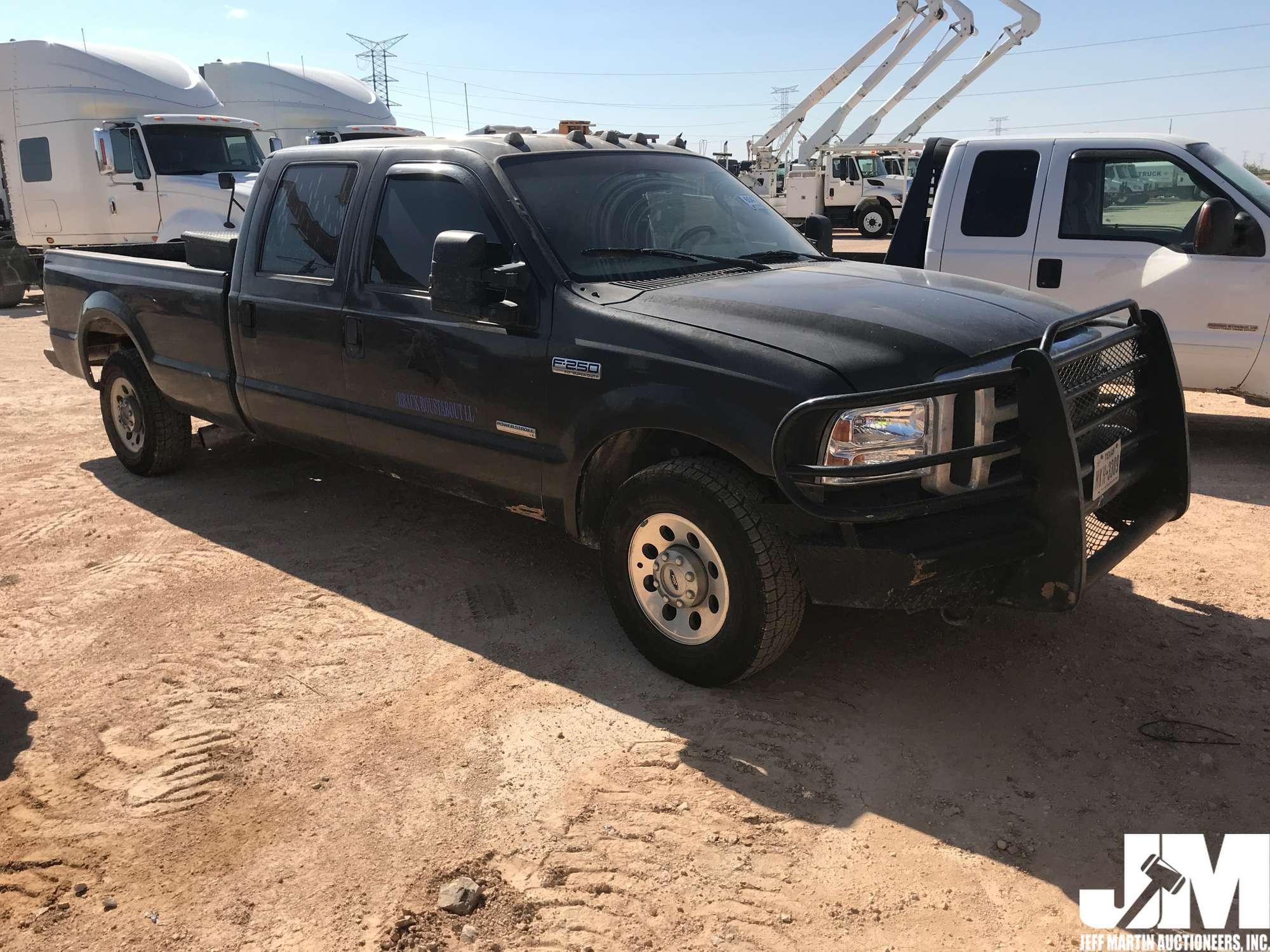 2005 FORD F-250XLT CREW CAB 4X4 3/4 TON PICKUP VIN: 1FTSW20P75EC59143