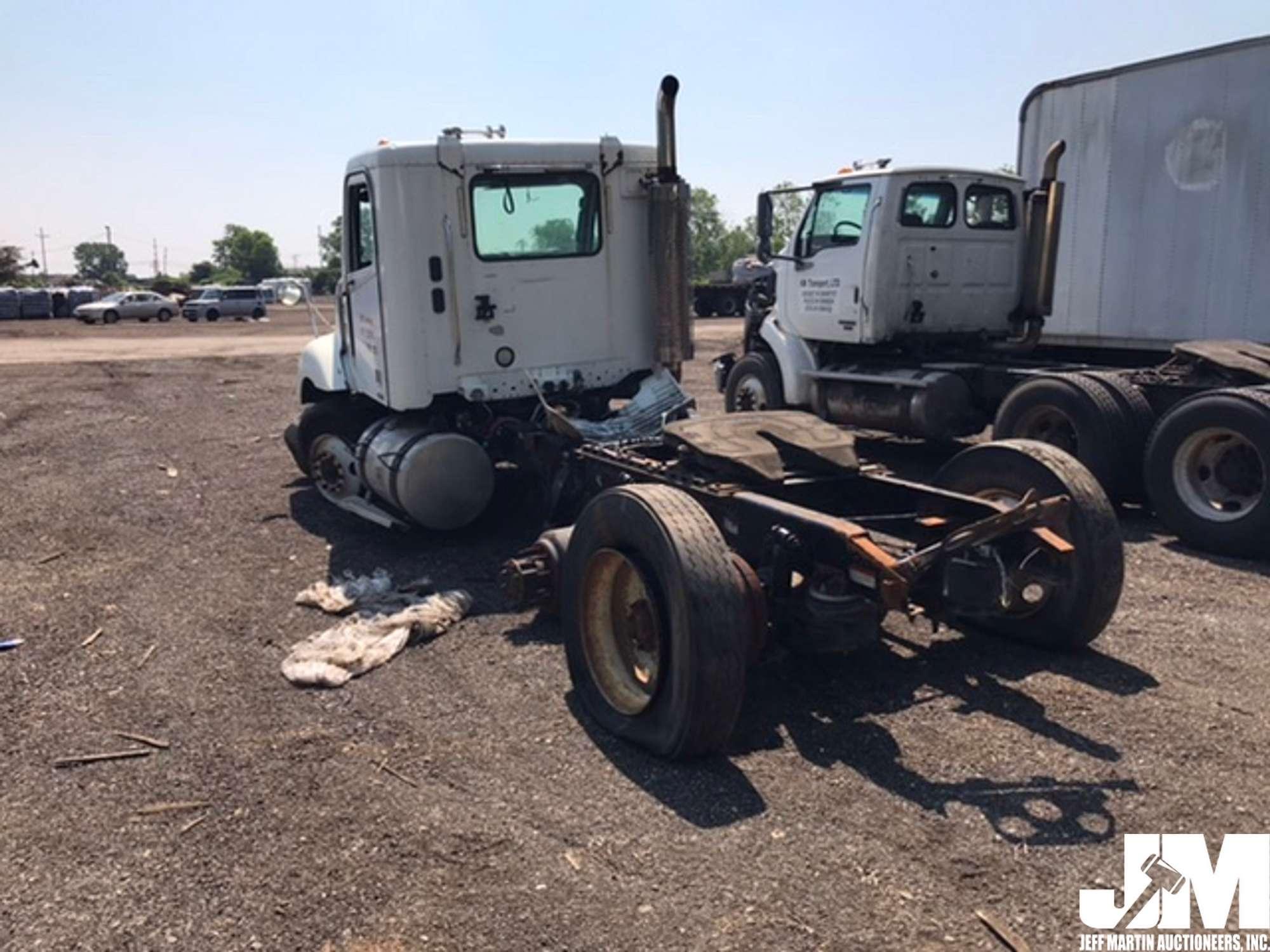 2005 FREIGHTLINER COLUMBIA VIN: 1FUJA6CK75LV33110 T/A ROAD TRACTOR