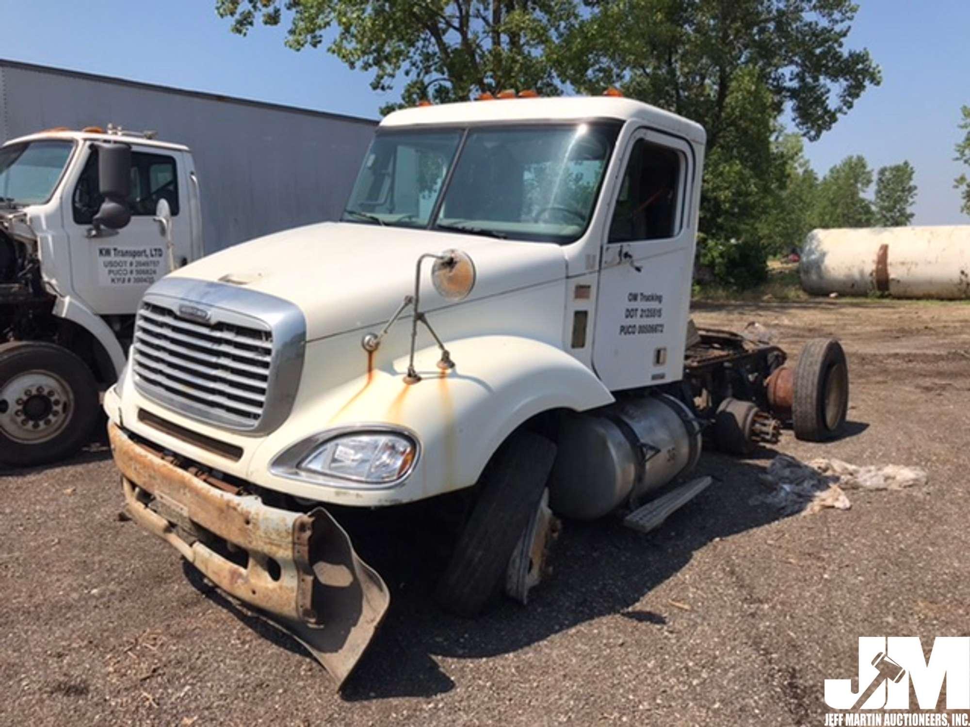 2005 FREIGHTLINER COLUMBIA VIN: 1FUJA6CK75LV33110 T/A ROAD TRACTOR