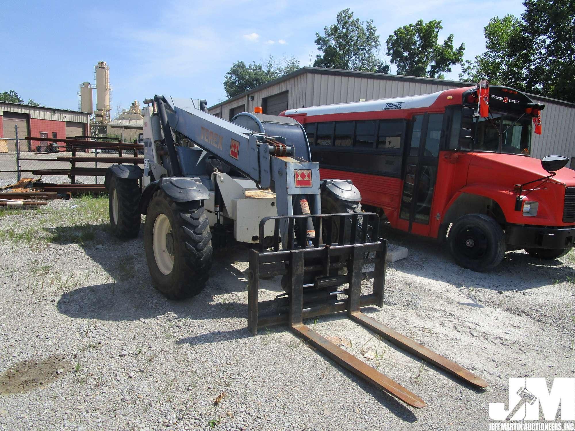 2005 TEREX TH-842C TELESCOPIC FORKLIFT SN: 57073