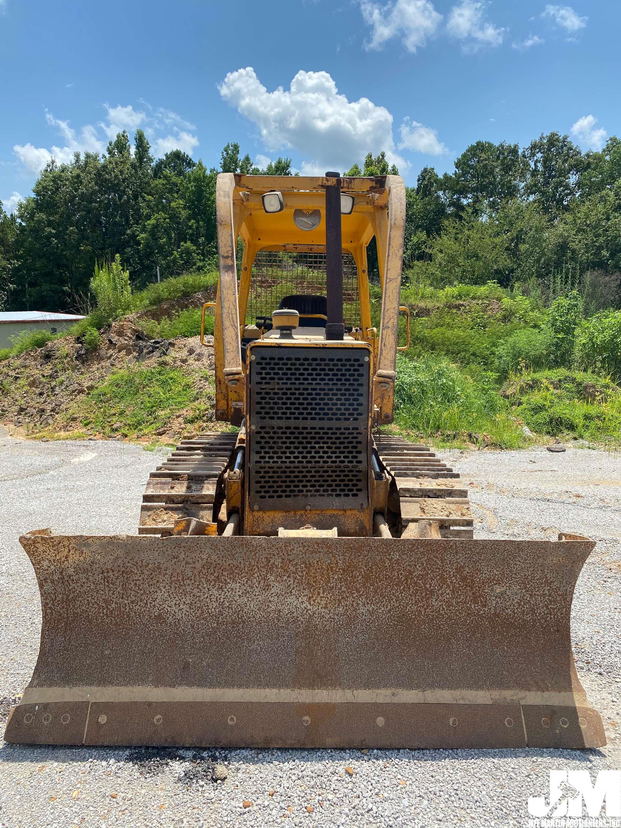 DEERE 450G CRAWLER TRACTOR