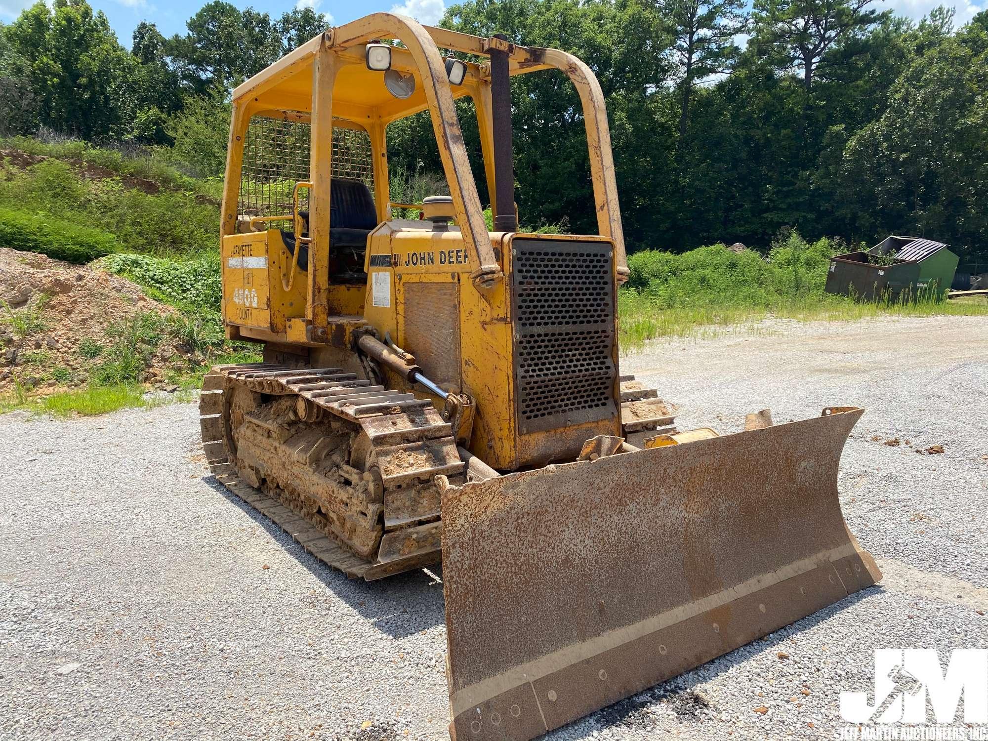 DEERE 450G CRAWLER TRACTOR