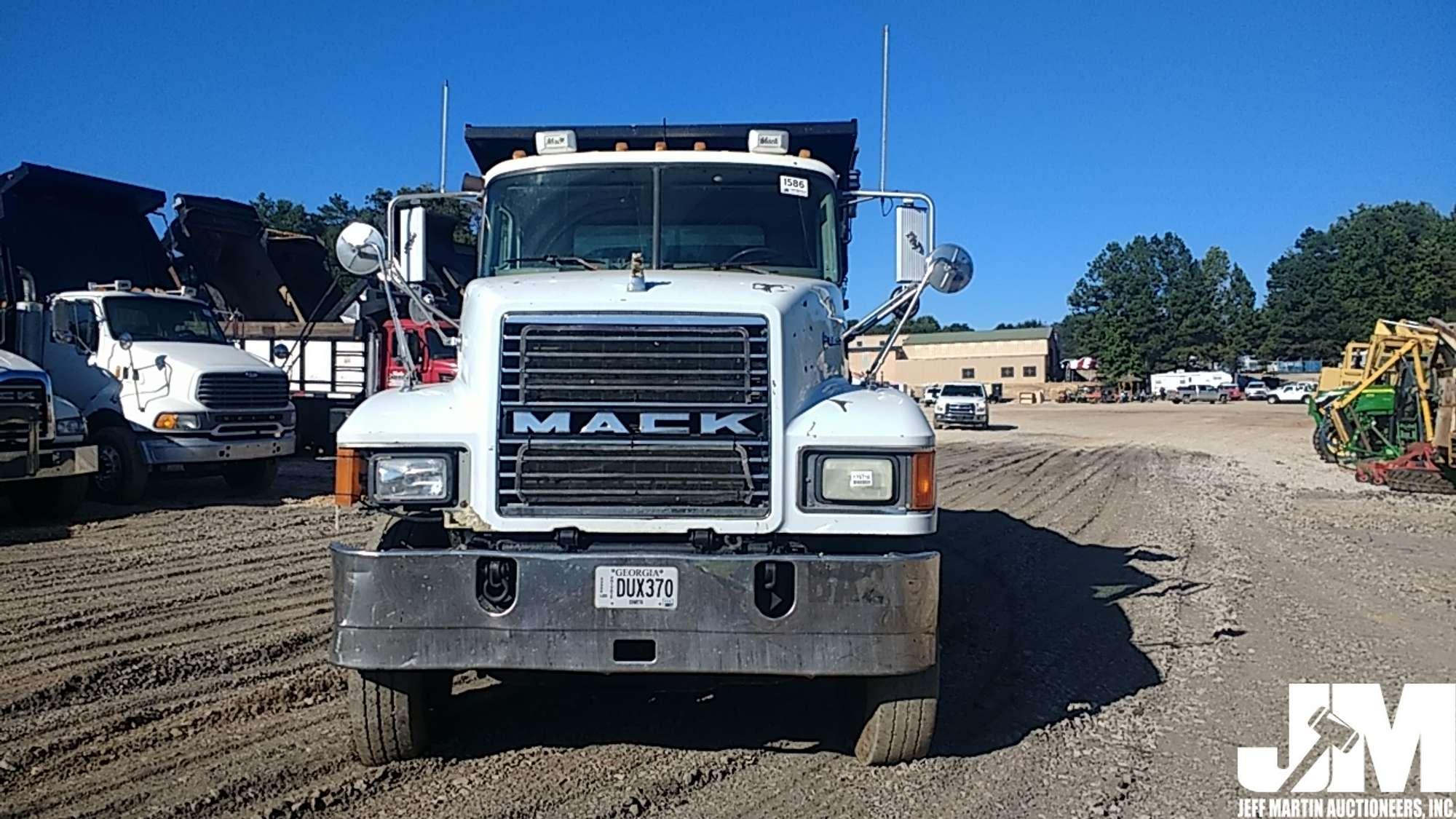 2005 MACK CHN TANDEM AXLE DUMP TRUCK VIN: 1M1AJ06Y55N001590