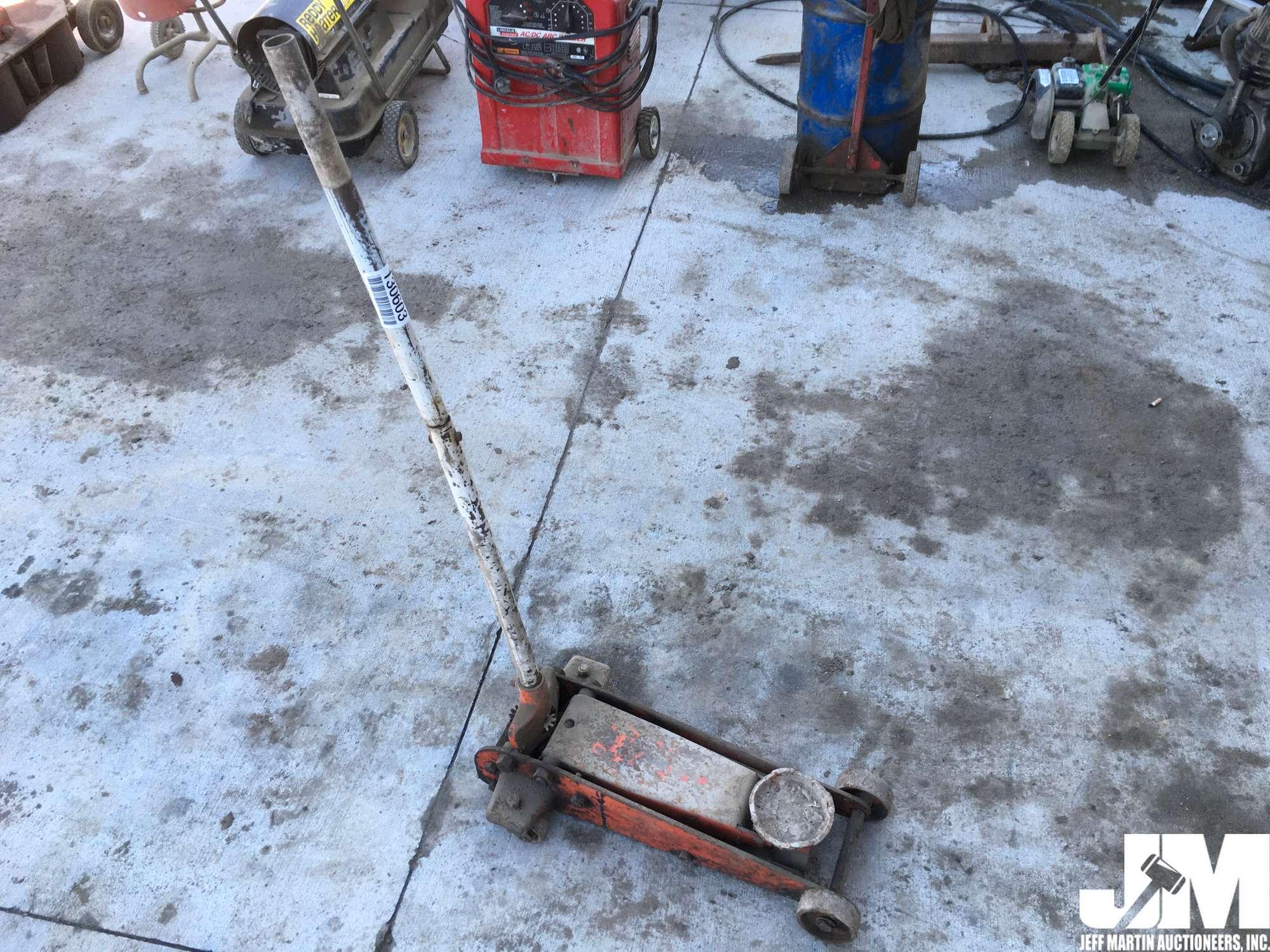 HYDRAULIC FLOOR JACK