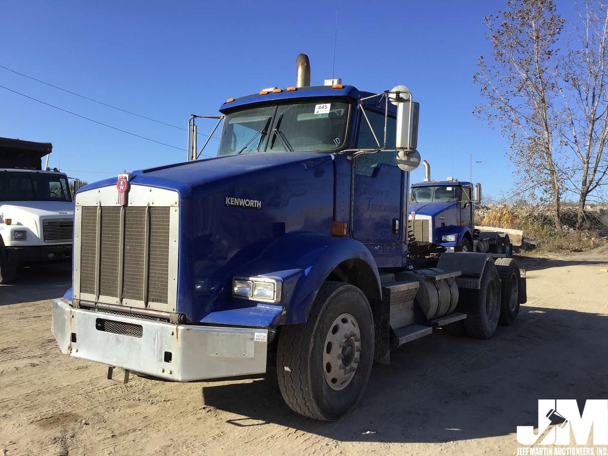 2010 KENWORTH T800 VIN: 1XKDDU9X1AJ276068 TANDEM AXLE DAY CAB TRUCK TRACTOR