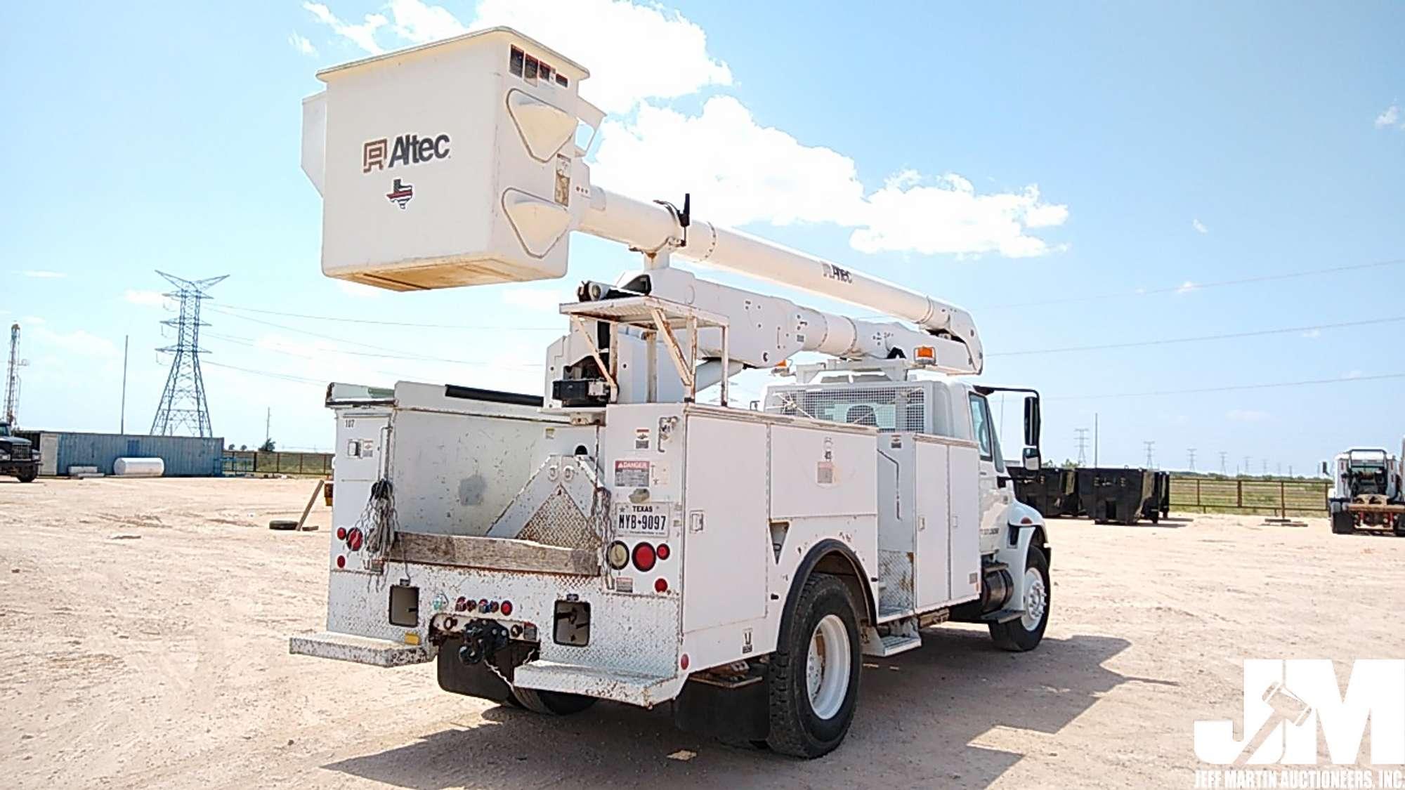 2007 INTERNATIONAL 4300 SBA 4X2 S/A BUCKET TRUCK VIN: 1HTMMAAN67H359535