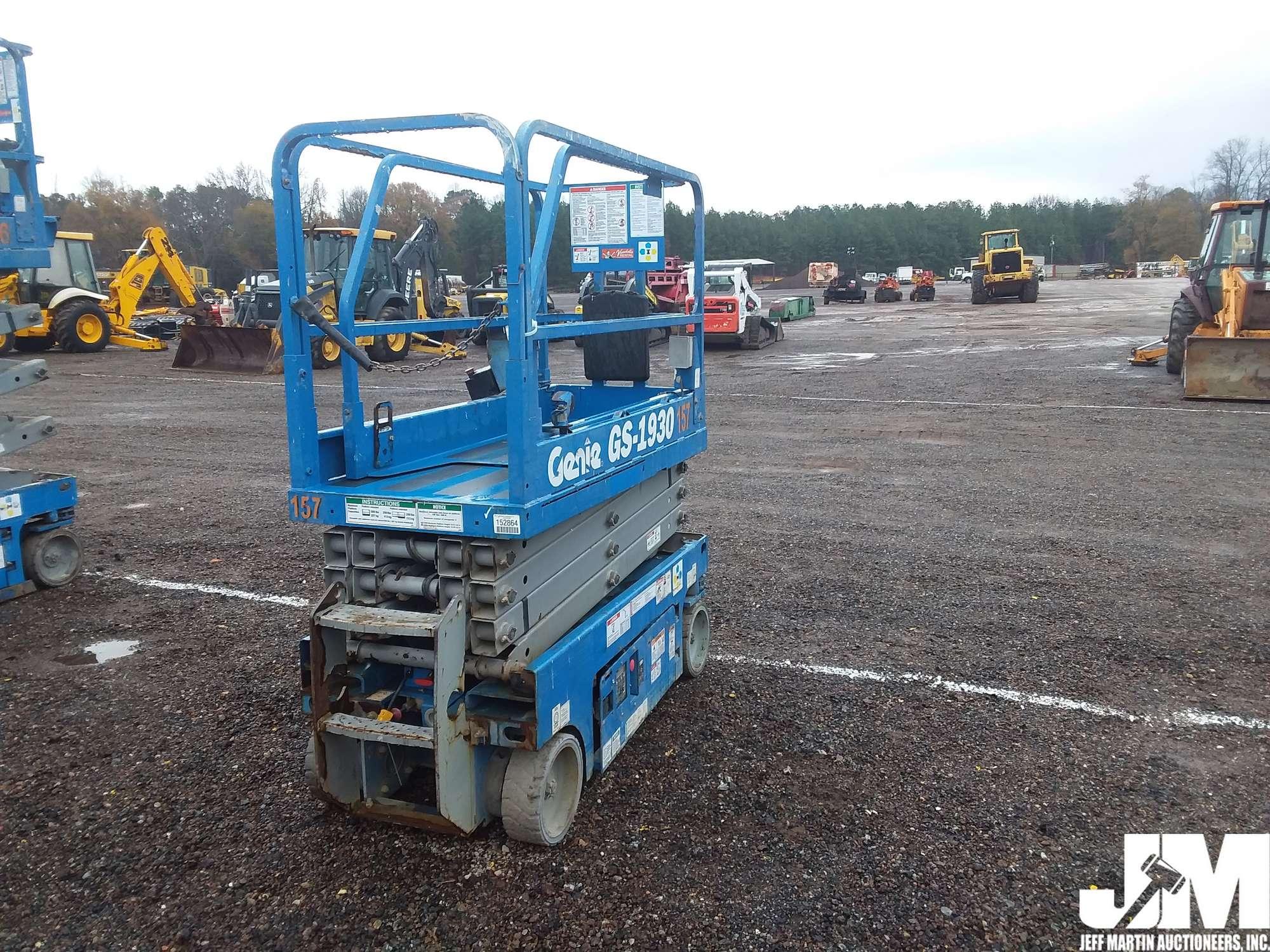 2013 GENIE GS-1930 SCISSOR LIFT SN: GS3013A-118298