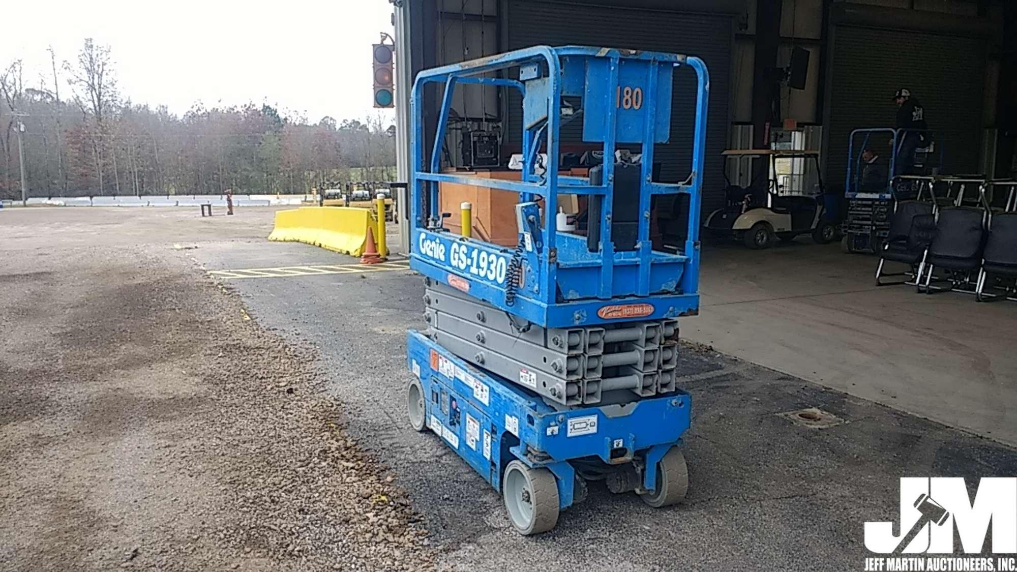 2013 GENIE GS-1930 SCISSOR LIFT SN: GS3013A-118253