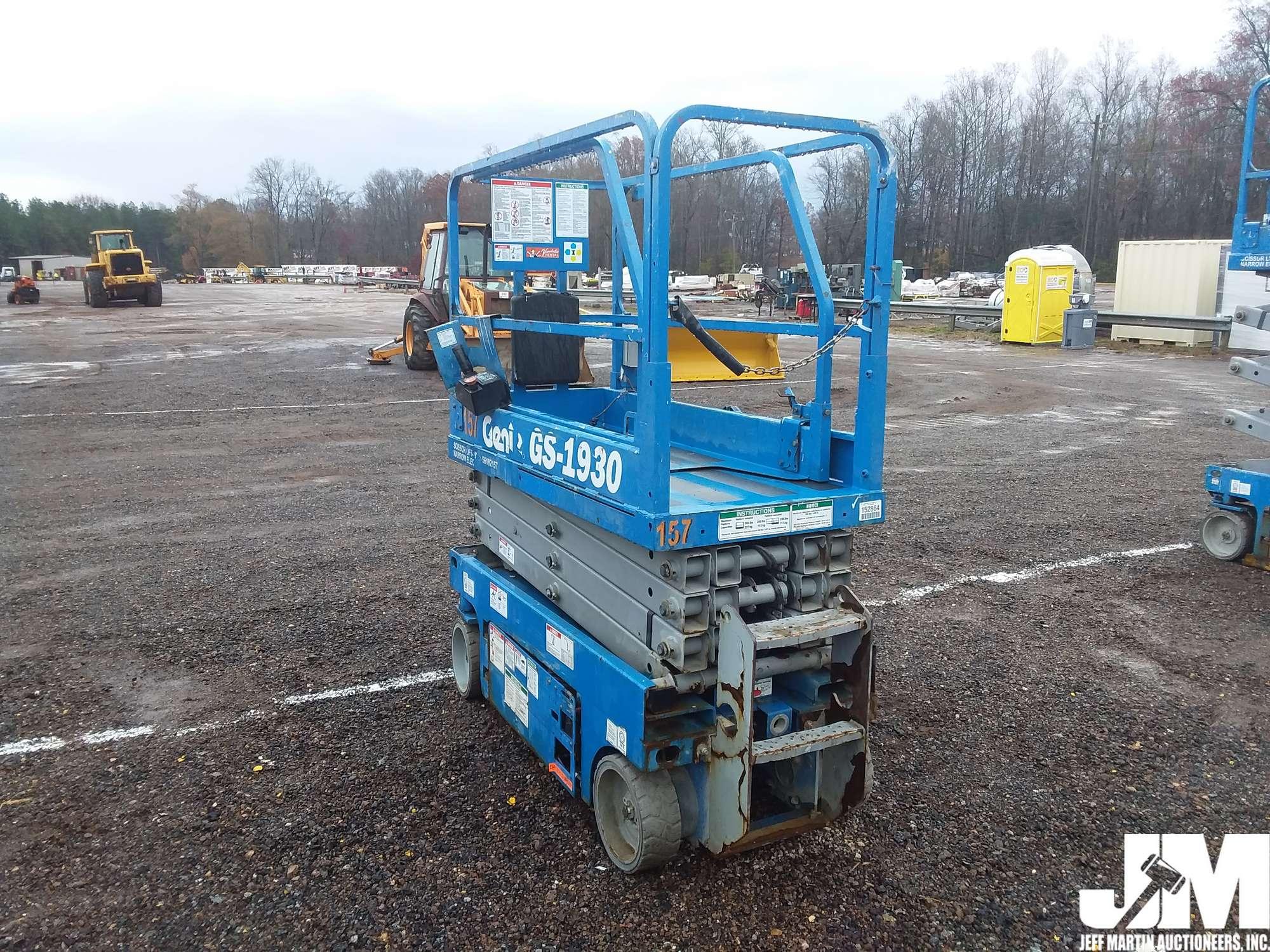 2013 GENIE GS-1930 SCISSOR LIFT SN: GS3013A-118298