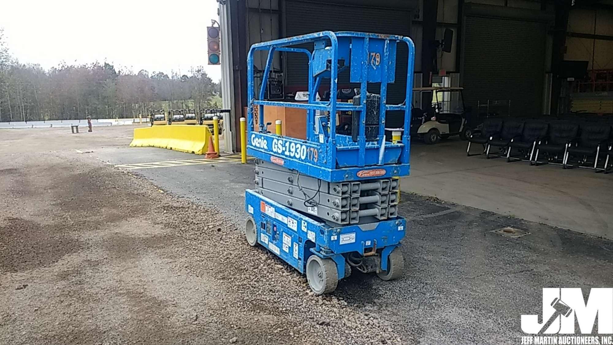 2013 GENIE GS-1930 SCISSOR LIFT SN: GS3013A-118251