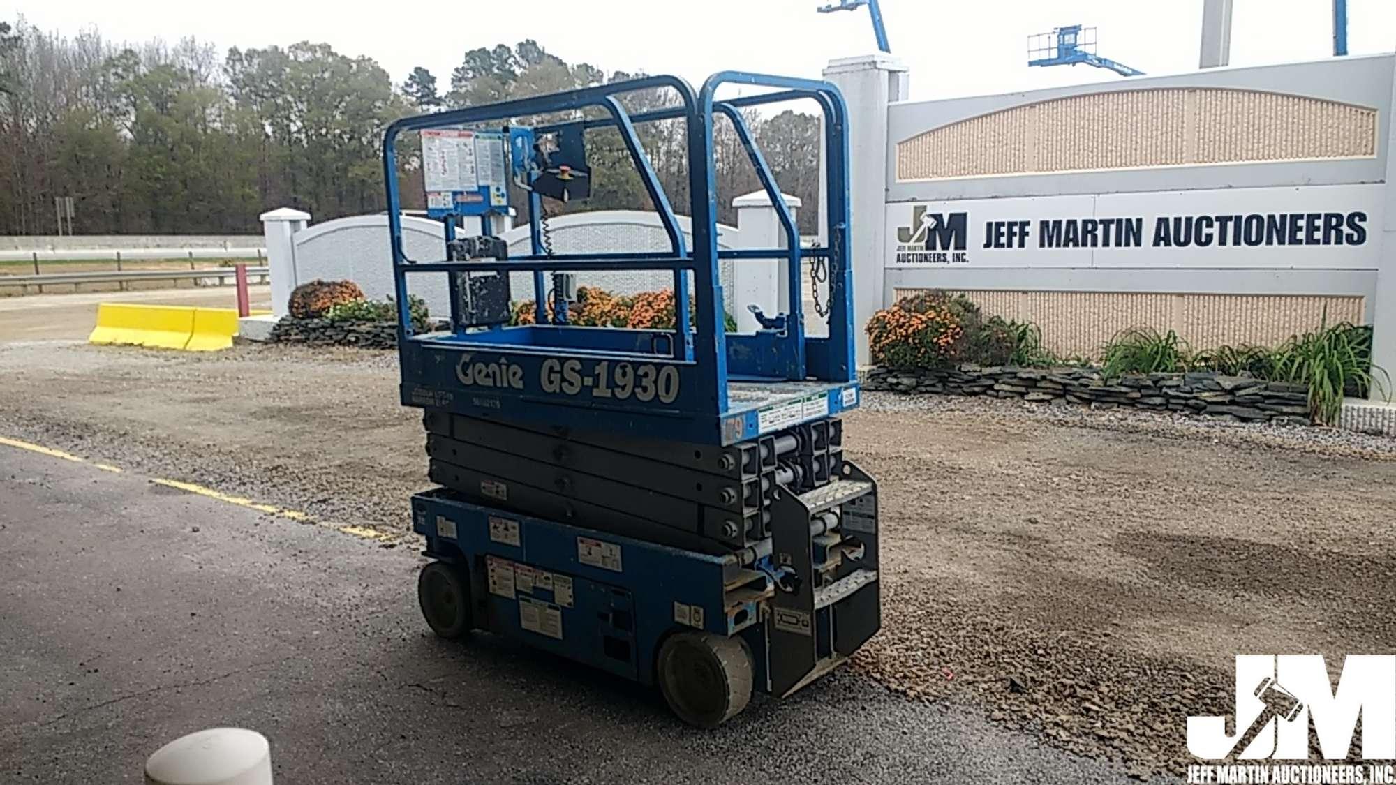 2013 GENIE GS-1930 SCISSOR LIFT SN: GS3013A-118251