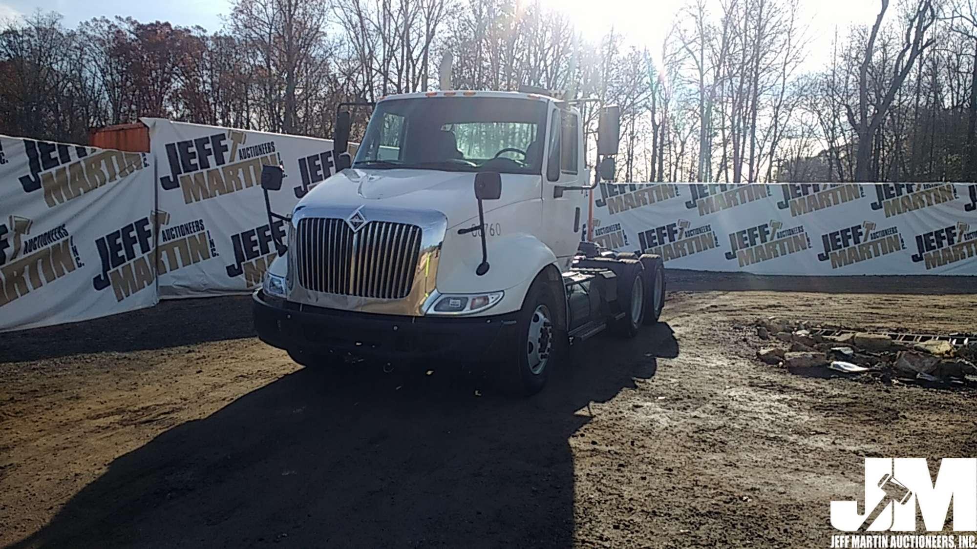 2006 INTERNATIONAL 8600 VIN: 1HSHXAHR46J308676 TANDEM AXLE DAY CAB TRUCK TRACTOR