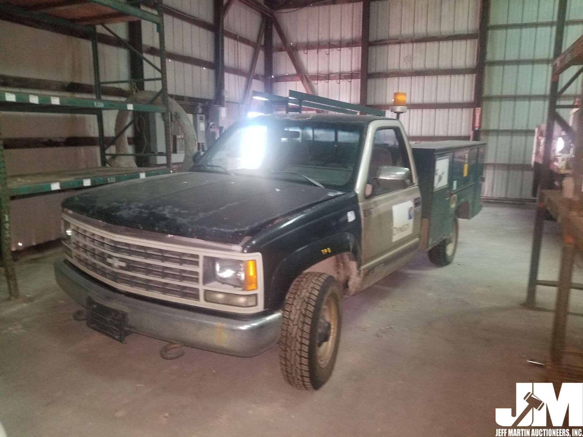 1993 CHEVROLET GMT-400 S/A UTILITY TRUCK VIN: 1GBGK24K6PE192994