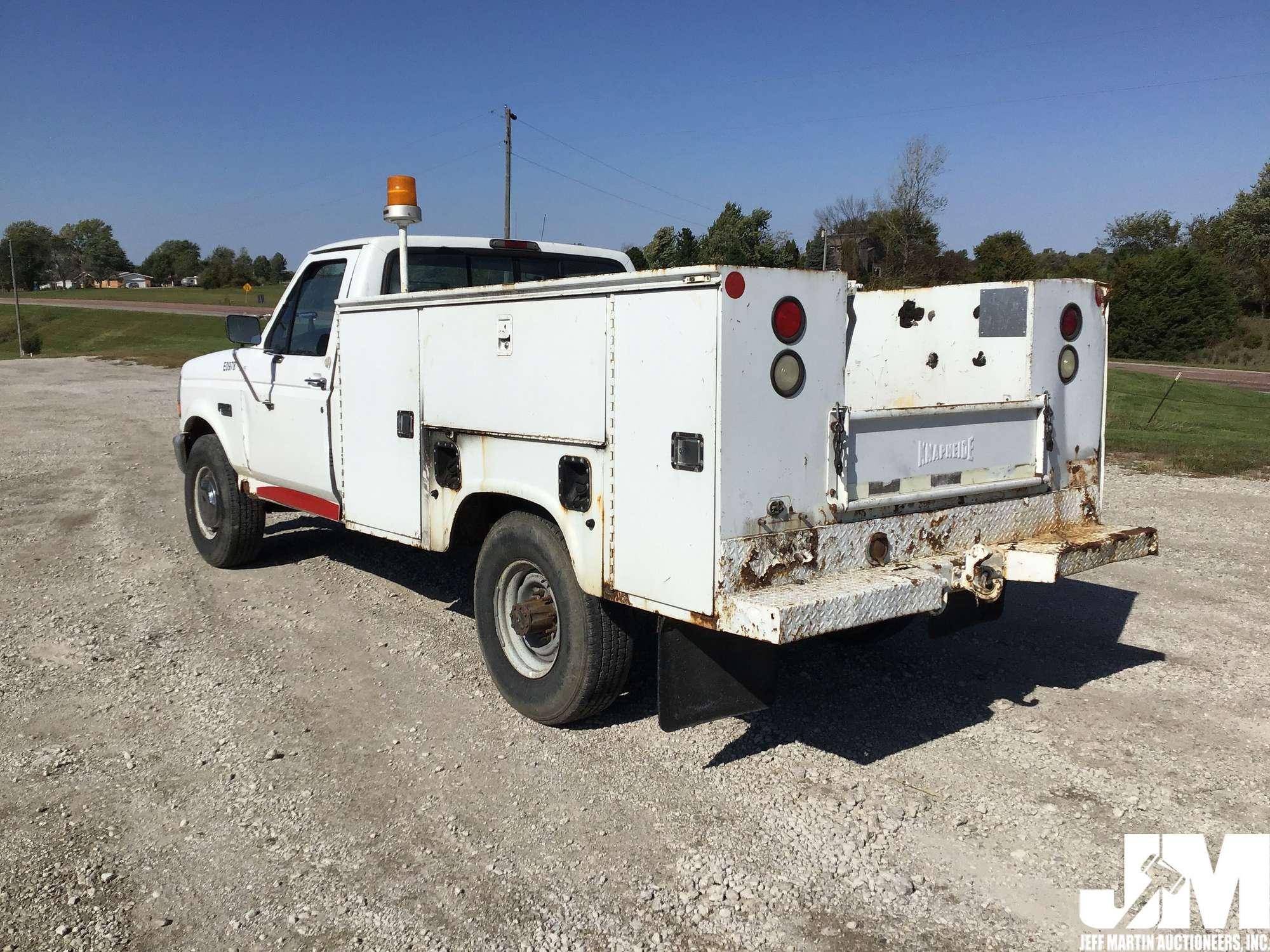 1996 FORD F-250XL UTILITY TRUCK VIN: 1FDHF25H2TEB08439