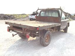 1991 CHEVROLET CHEYENNE VIN: 1GBGC24K6ME116667 REGULAR CAB FLATBED