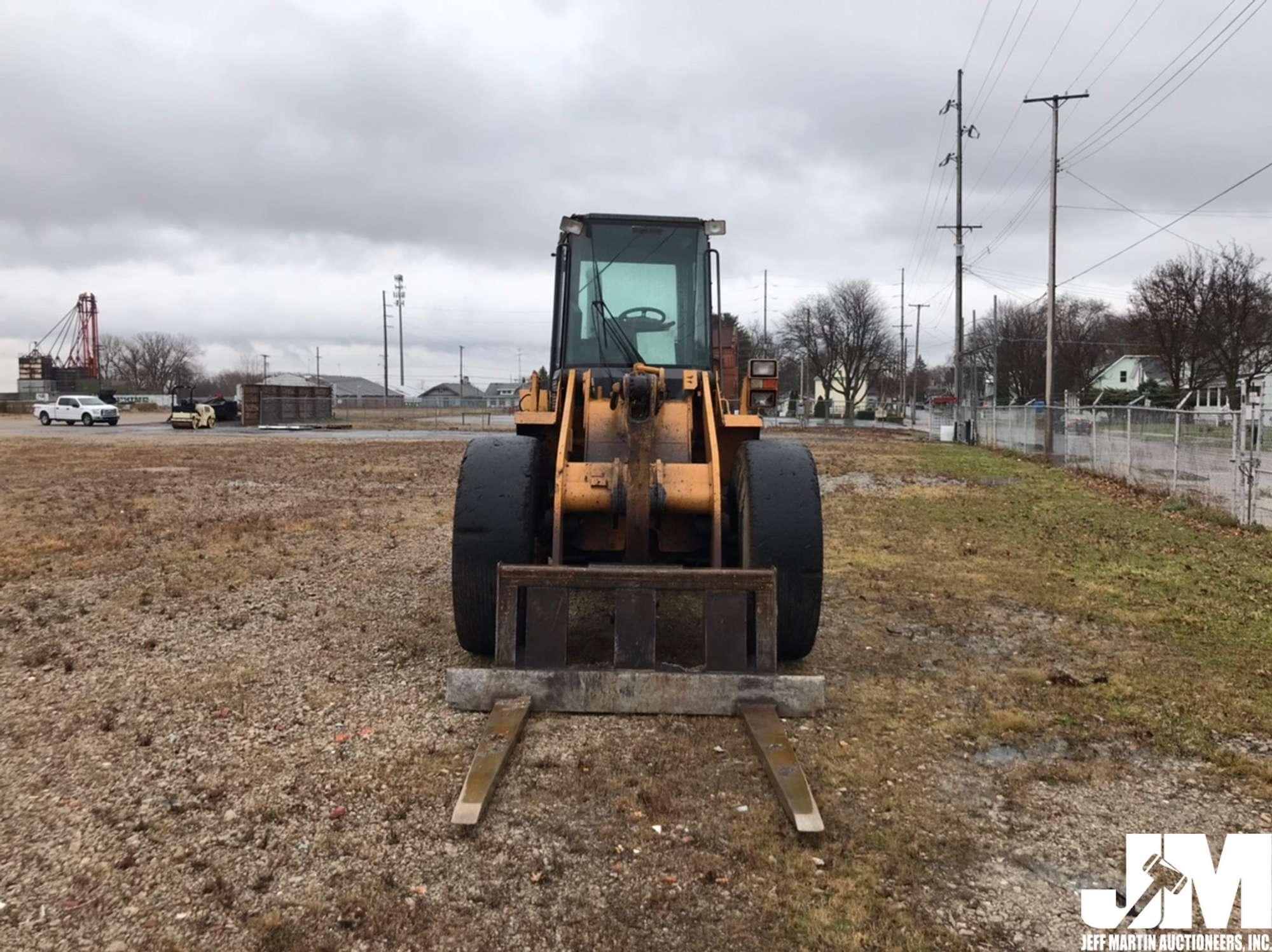 1996 CASE 621B WHEEL LOADER SN: JEE0051506